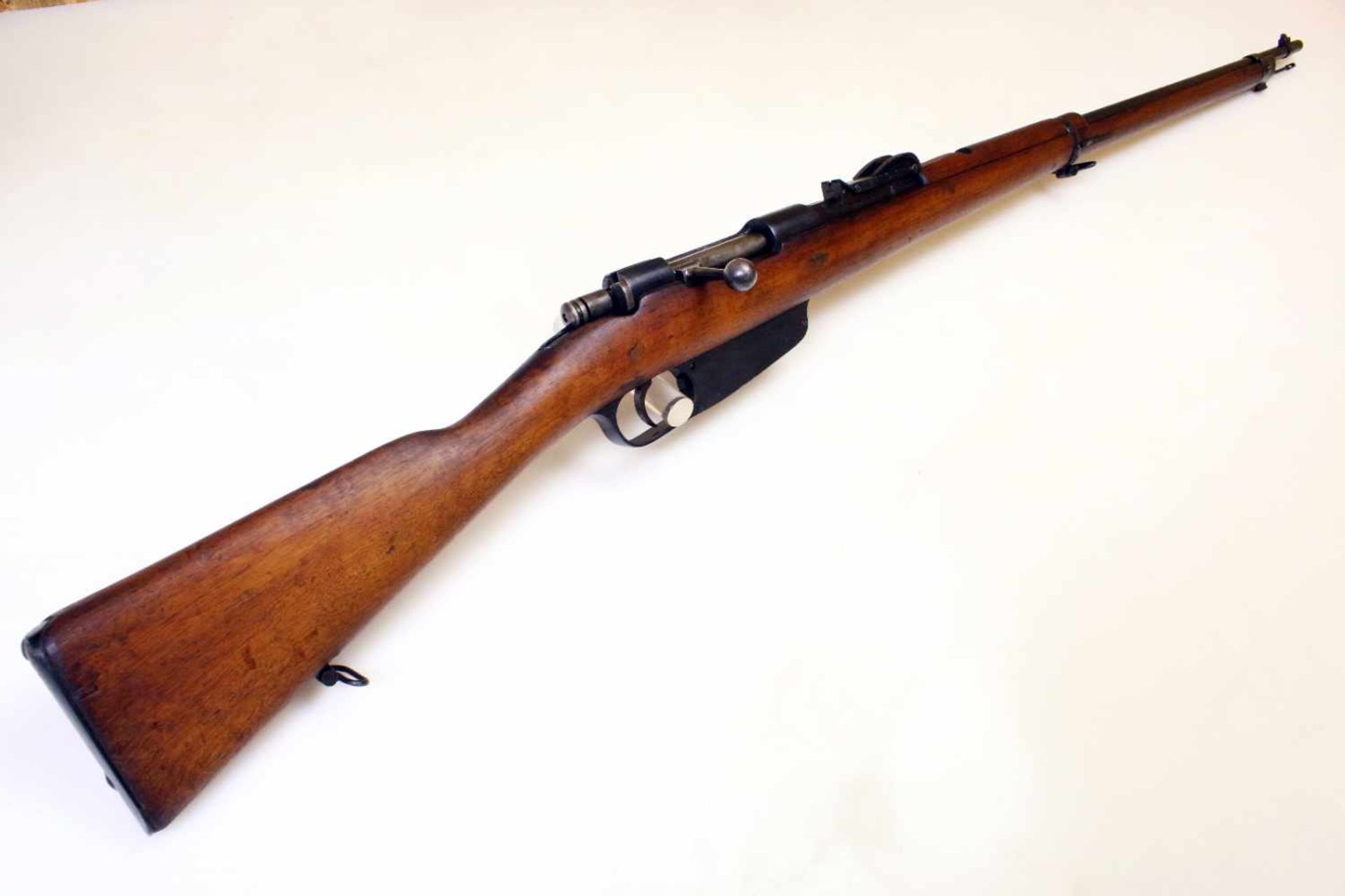 Gewehr Carcano M1891 Cal. 6,5 x 52mm, Laufseele matt, rauh. Auf der Laufwurzel bez. "Terni / 18",