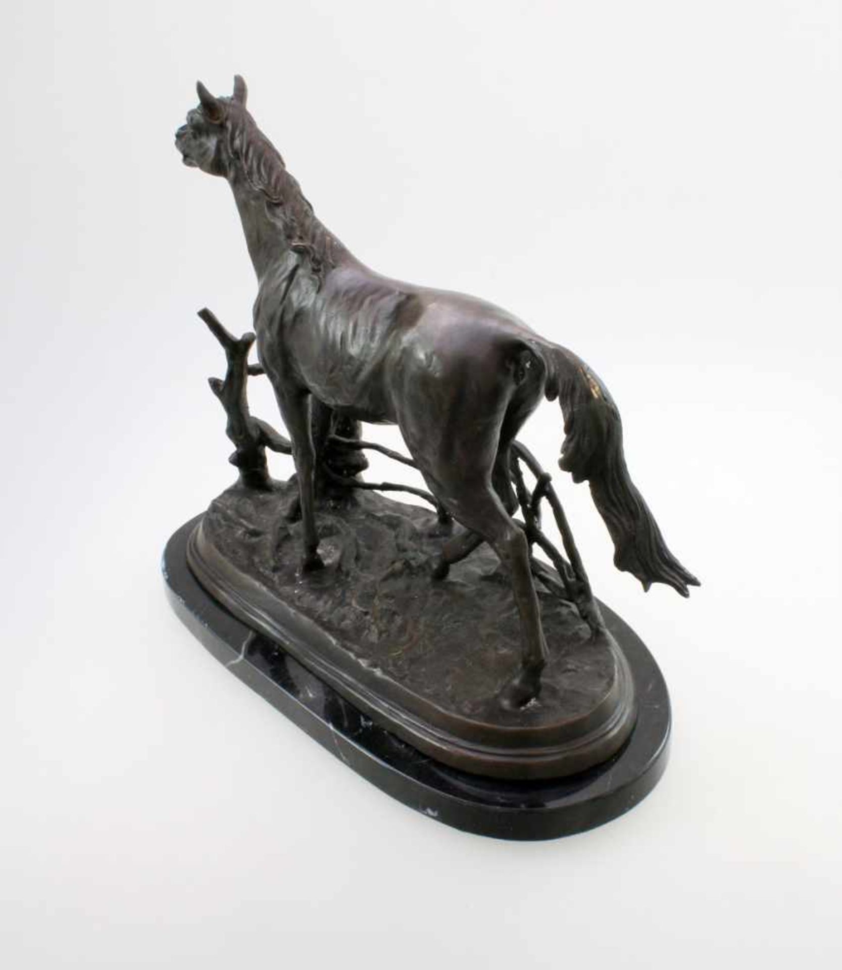 "Cheval à la Barriere" - Pierre Jule Mène (1810-1879) Bronzeguss, patiniert, schreitendes Pferd am - Image 3 of 7