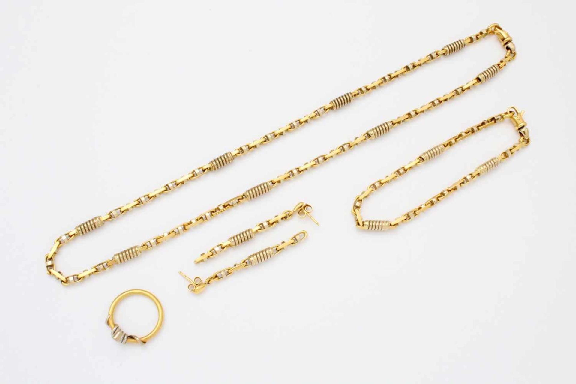 Modernes Gelbgold Schmuckset - Halskette, Armkettchen, Ohrringe, Brillantring GG 750, geschliffene - Bild 4 aus 4