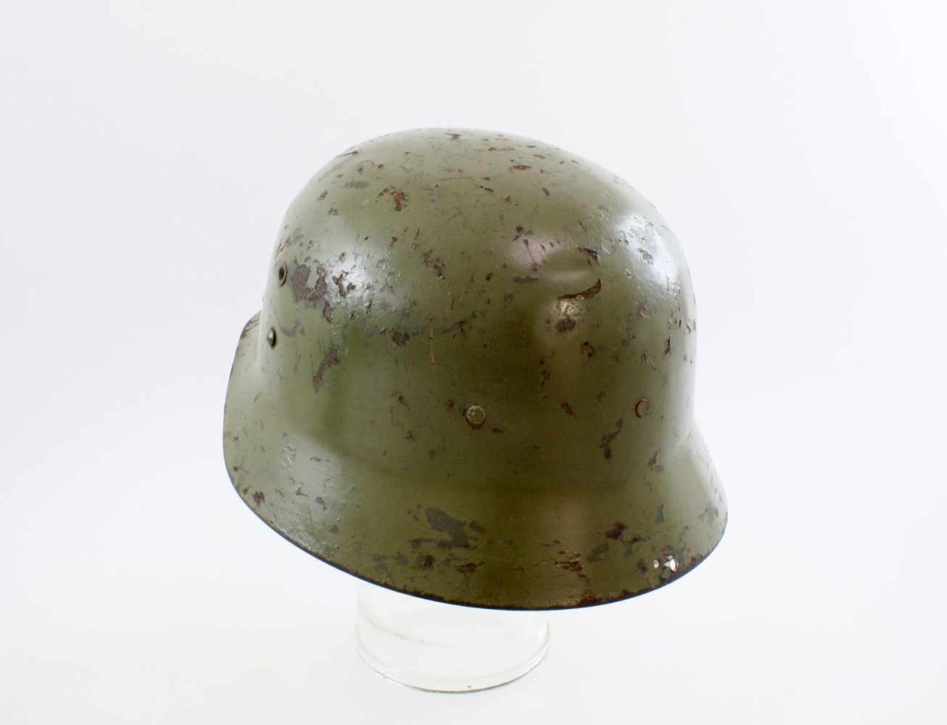 Spanien - Stahlhelm M42 Modell Z Olivgrün lackierte Helmkalotte, stirnseitig Aufnahme für - Bild 4 aus 6