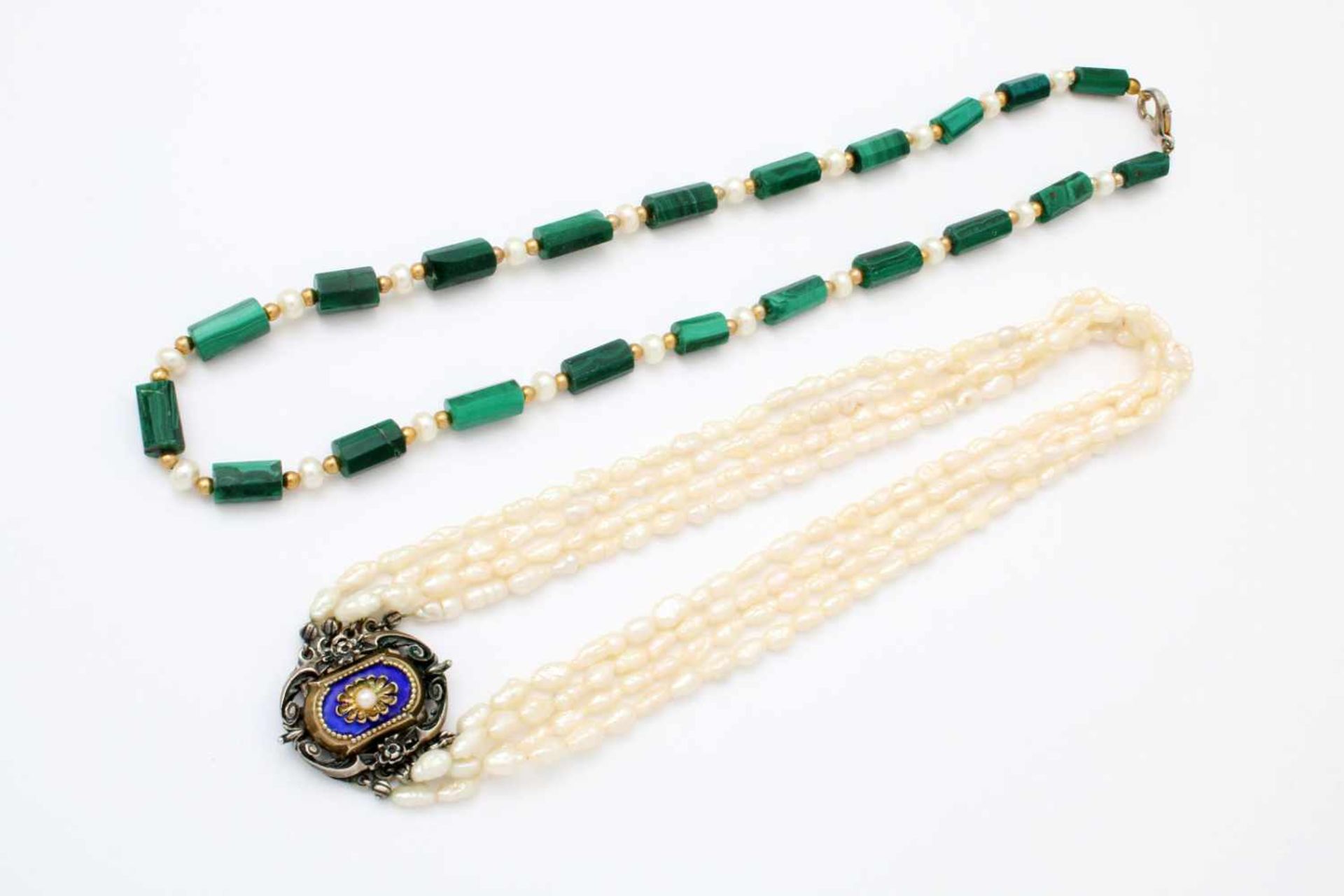 2 Halsketten - Biwa und Malachit Biwaperlenkette vierreihig mit silbernem Trachtenverschluss /
