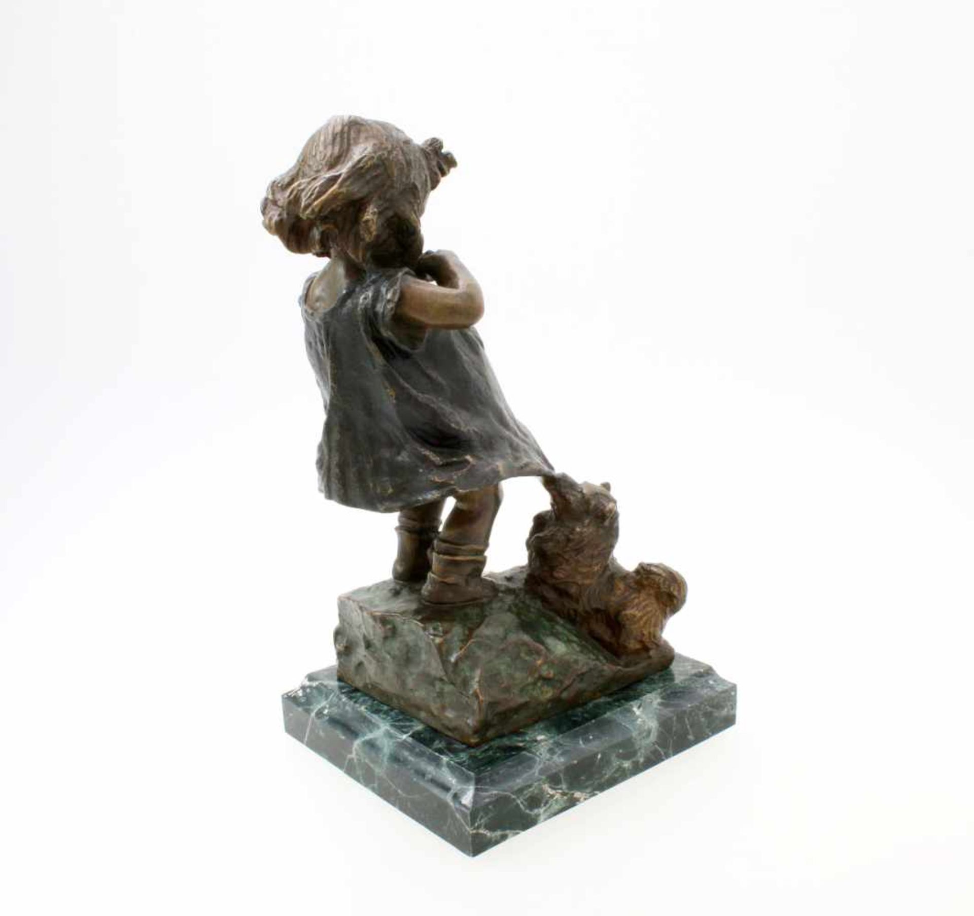 Bronzeskulptur "Kleines Mädchen mit bettelndem Hund" von Juan Clara Ayats (1875 - 1958) Die Skulptur - Bild 3 aus 5