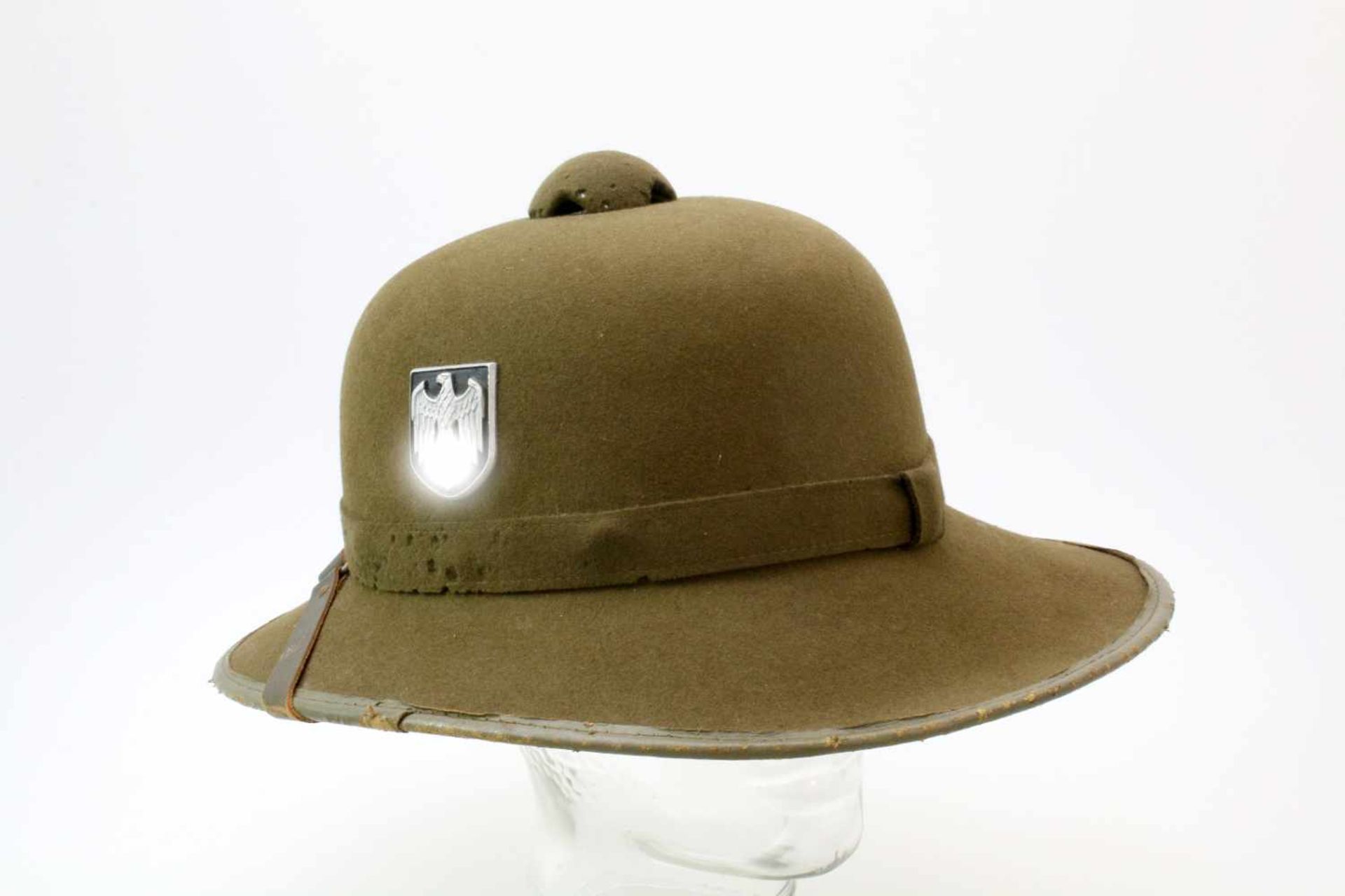 2. Weltkrieg - Tropenhelm für Heeresangehörige 2. Modell aus olivbraunem Filz, olivgrüne