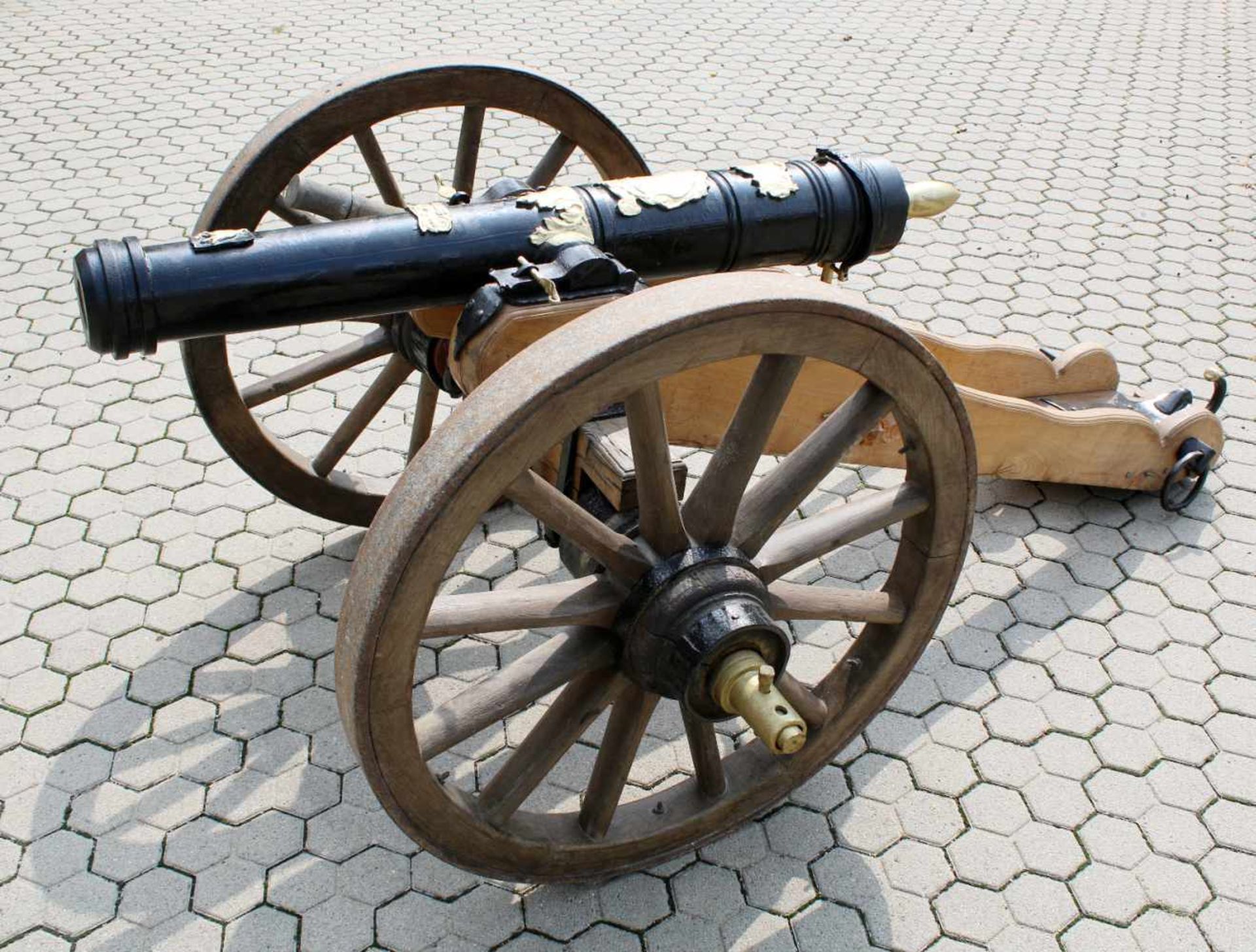 Zweipfünder Vorderlader-Feldgeschütz im Stil um 1760 Das Geschütz im Cal. 55 mm. Staatlicher - Bild 3 aus 9