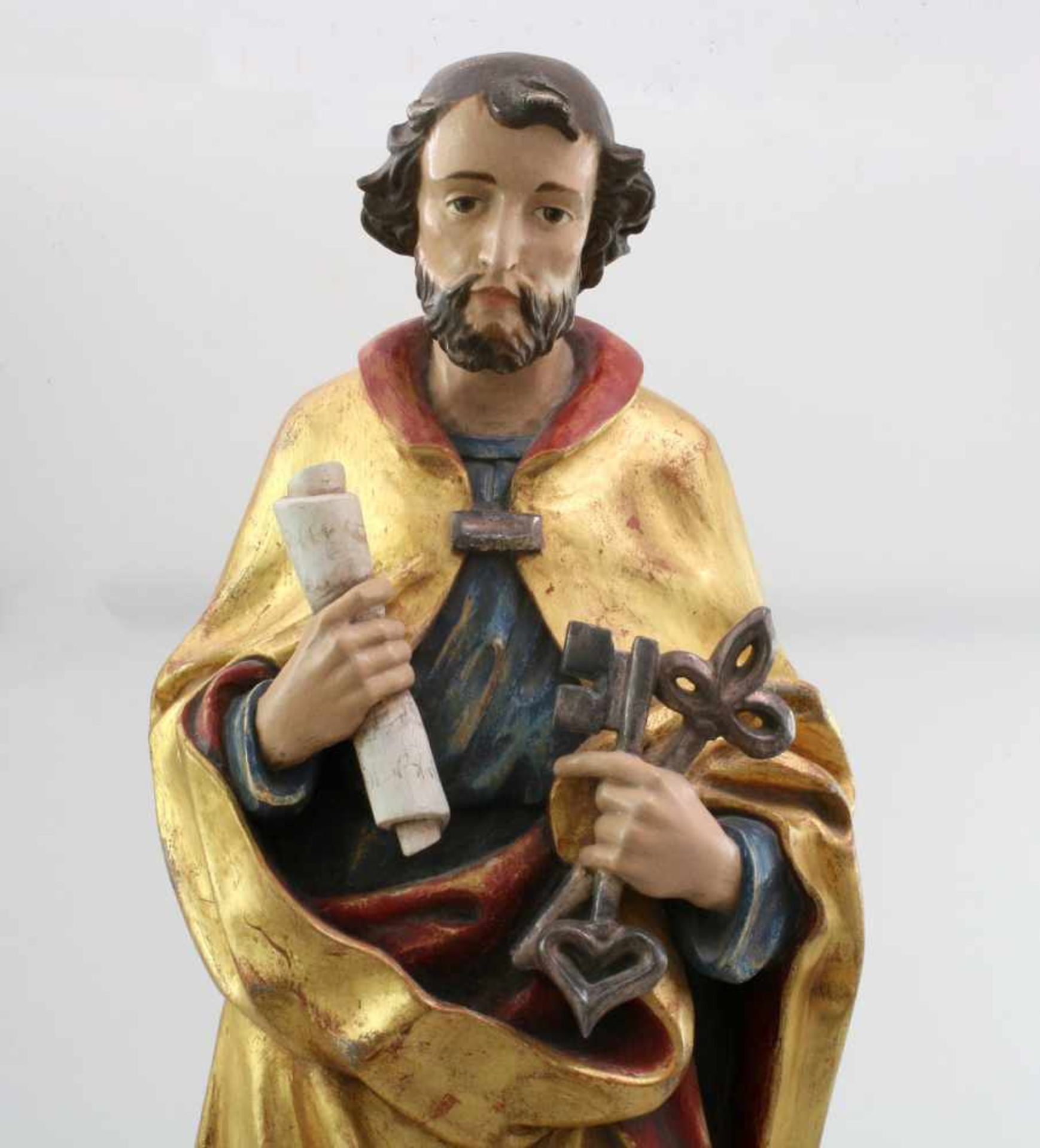 Große Holzfigur - Heiliger Petrus Polychrom- und goldstaffiert, Petrus hält in der linken 2 - Bild 6 aus 6