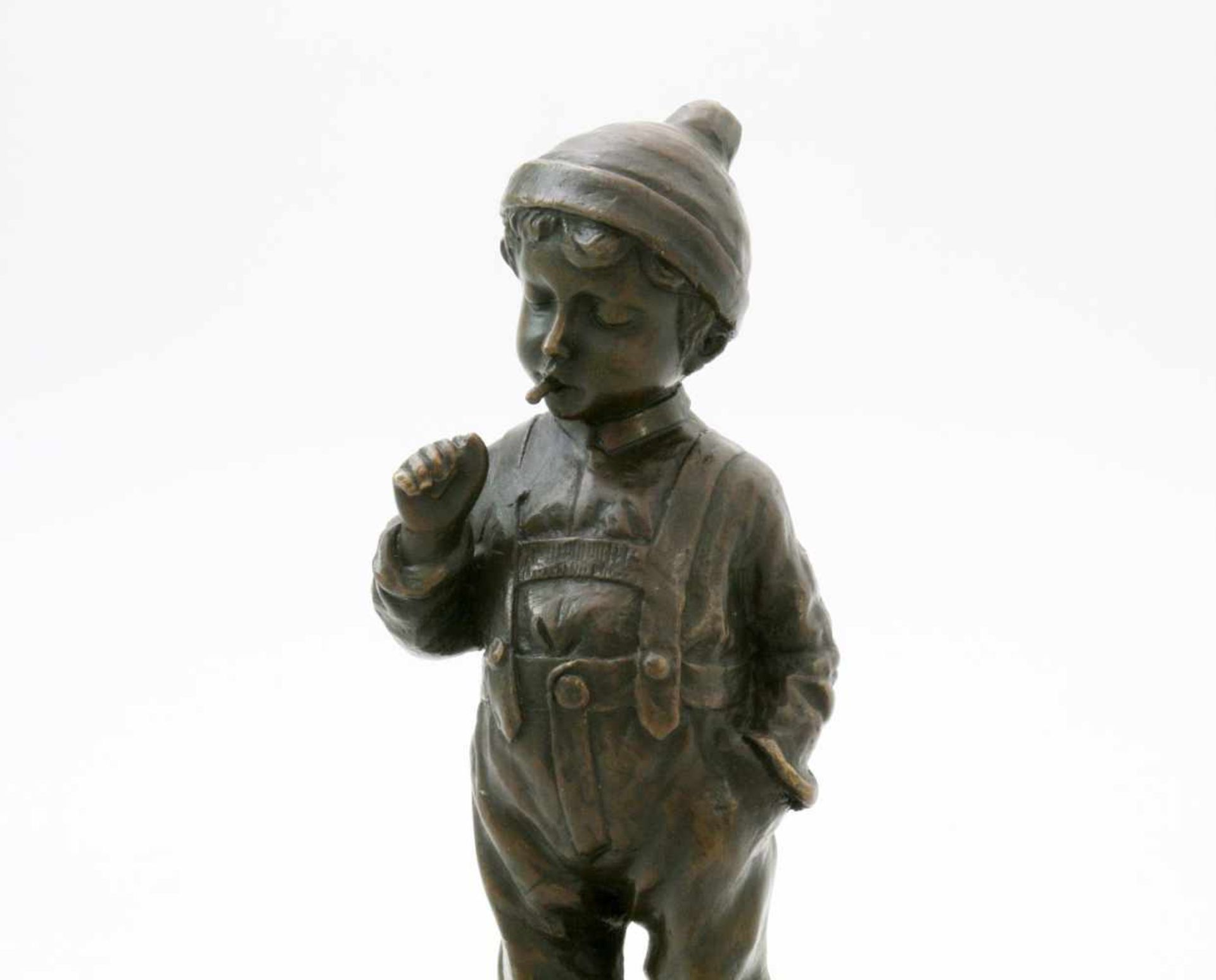 Bronzeskulptur "Der große Junge" nach Schmidt-Felling (1835 - 1920) Die Skulptur aus Bronze - Bild 5 aus 7