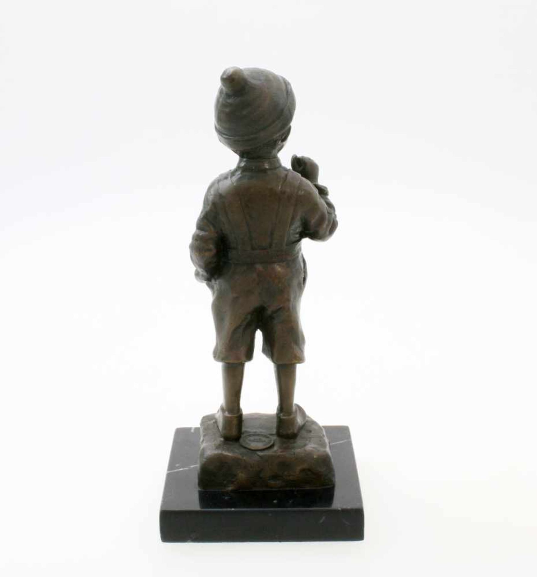 Bronzeskulptur "Der große Junge" nach Schmidt-Felling (1835 - 1920) Die Skulptur aus Bronze - Bild 3 aus 7