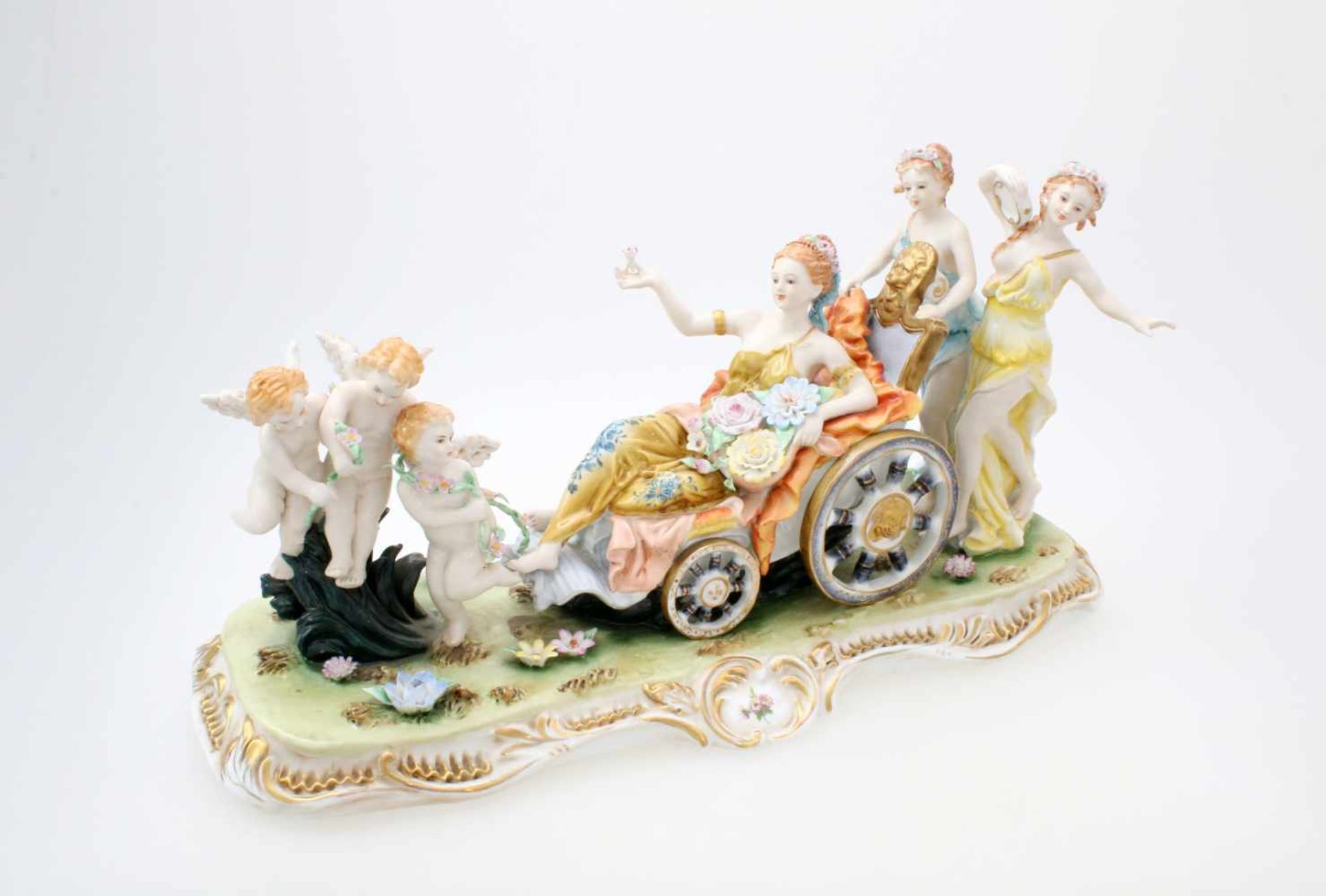 "Venus im Wagen" - unbekannte Manufaktur Große Figurengruppe, Venus mit Blumen im Wagen sitzend,