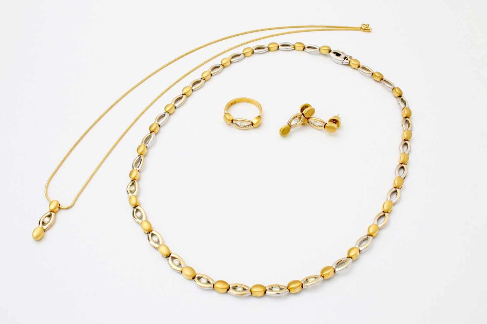 Gelbgold / Weißgold Schmuckset mit Brillanten - Collier, Halskette, Ohrringe, Ring GG / WG 750,