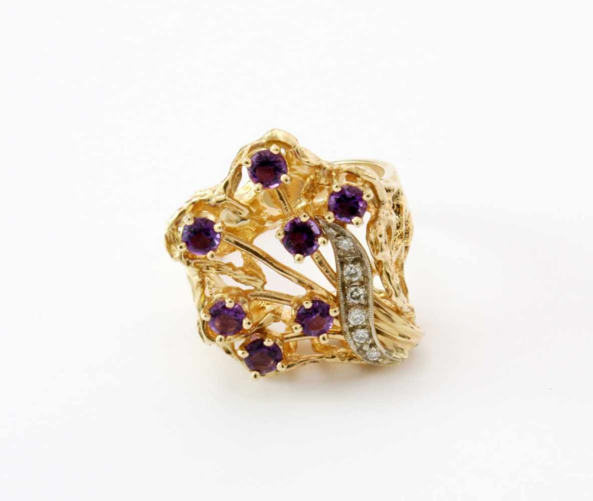 Goldring - Designerring mit Brillanten und AmethystenGG 585, aufwendige Goldschmiedearbeit in Form - Bild 2 aus 4