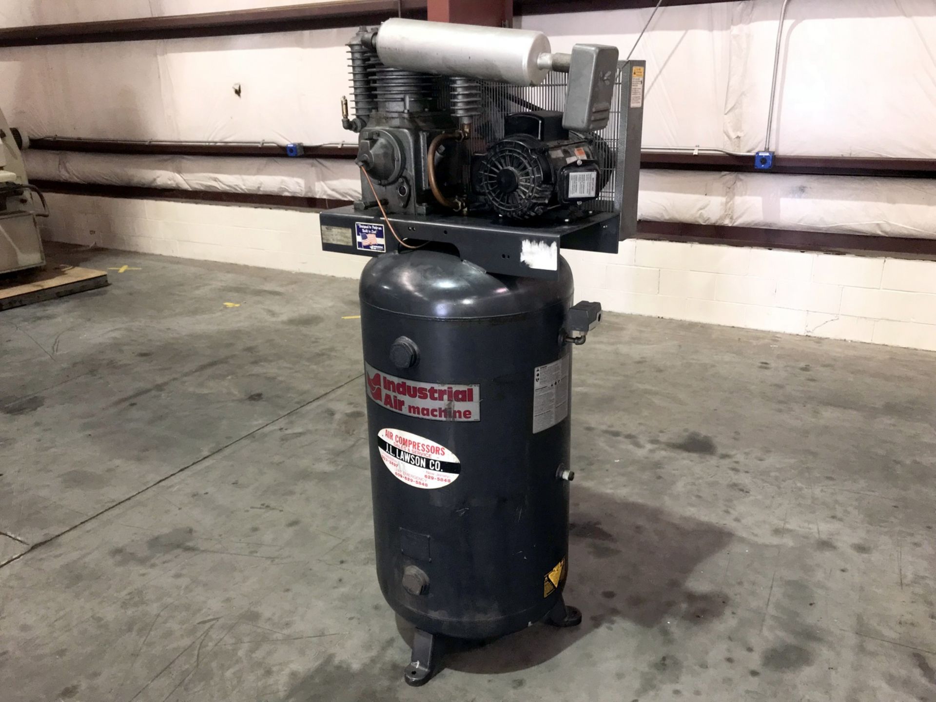 Industrial Air Mdl. C580 Vertical Air Compressor, 5hp, 2-Stage, 200PSI, Vertical 24"Diameter x 48"