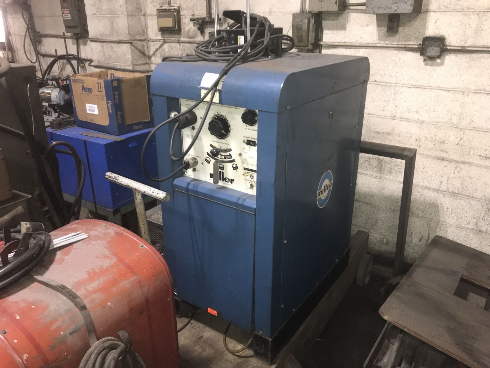 Miller 330A/BP Arc Welder, Gas Tungsten, 300 Amp, Primary 208/230/460 V, 115/104/52 Amp, 21.8 Kw,