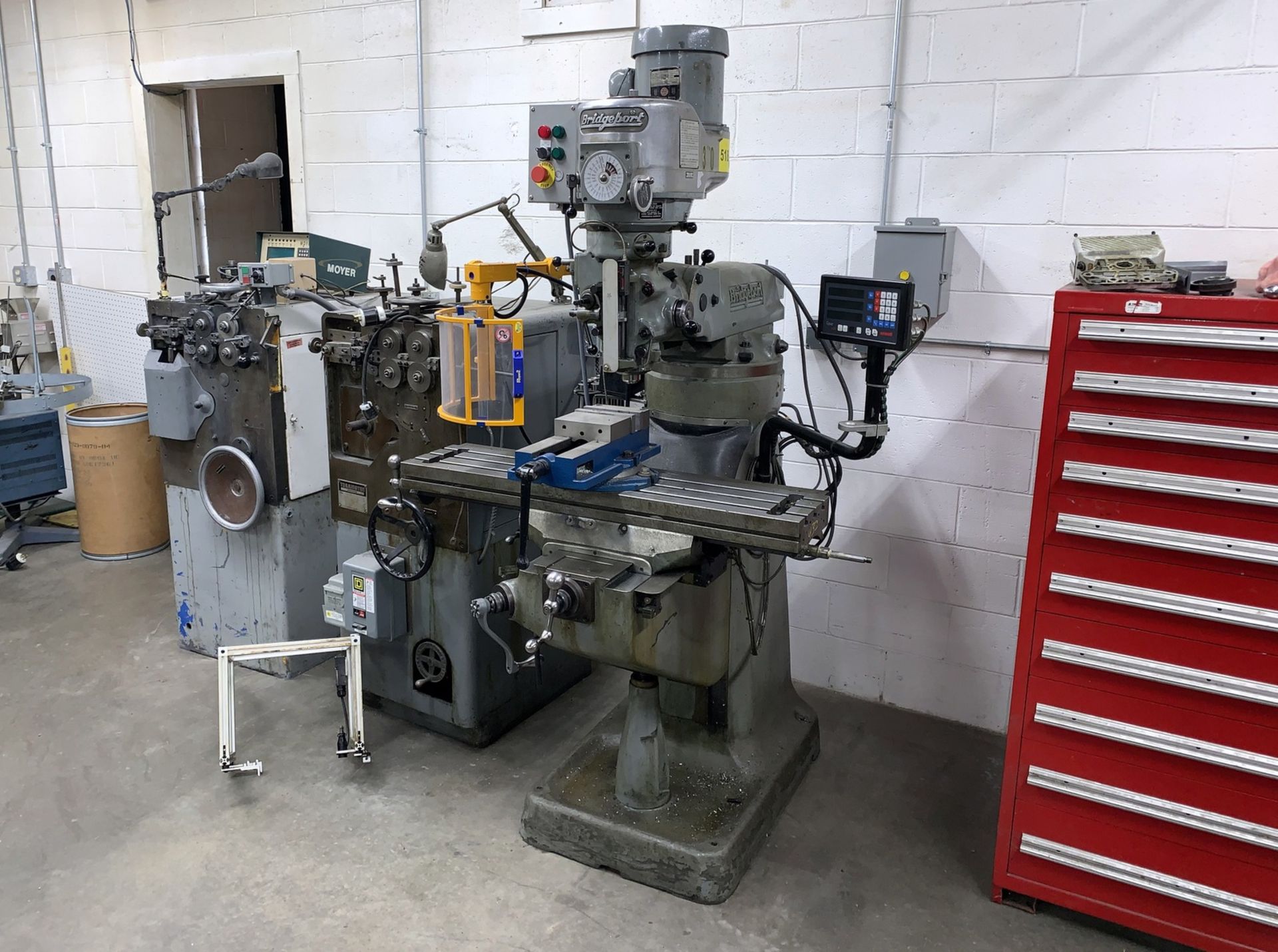 Bridgeport Vertical Milling Machine, Knee Type, 1Hp, 9" x 42" T-Slot Table, Newall Topaz Mill