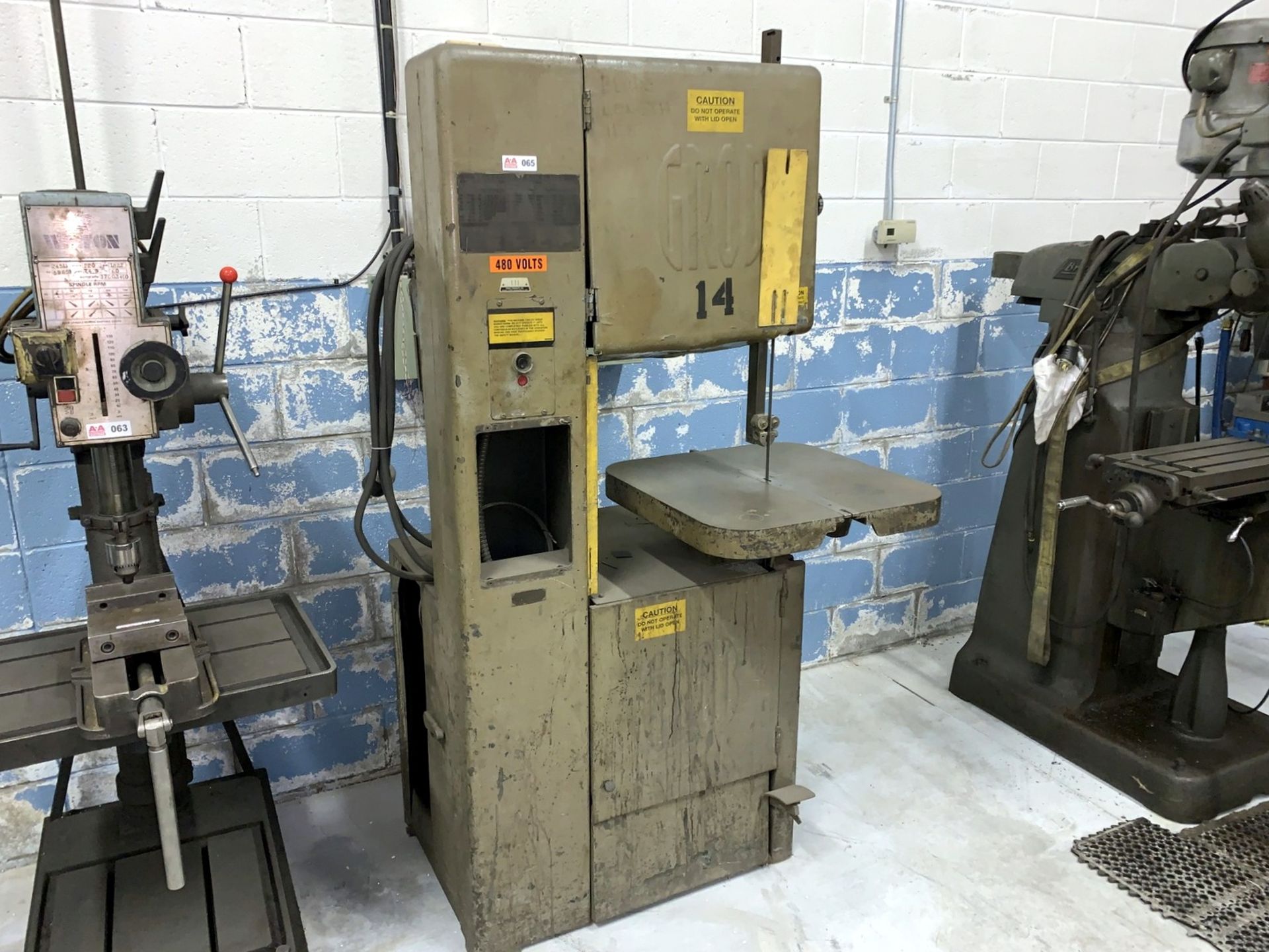 Grob Vertical Band Saw, Metal Cutting Type, 17-1/2" Throat, 24" x 24" Tilting Table (NOTE: Blade - Image 2 of 5