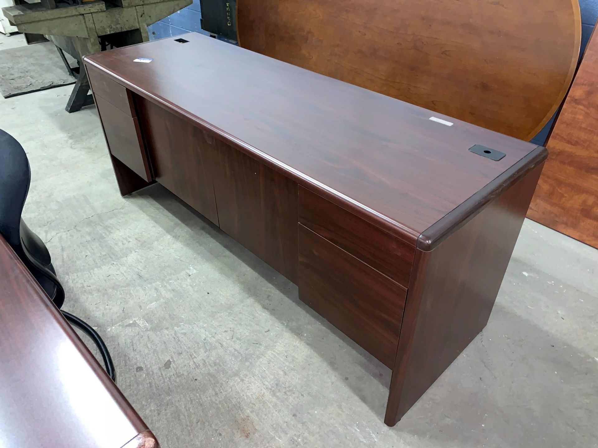 Office Furniture including Desk, Credenza, Laterial Filing Cabinet and Chair (All Items MUST be - Image 3 of 5