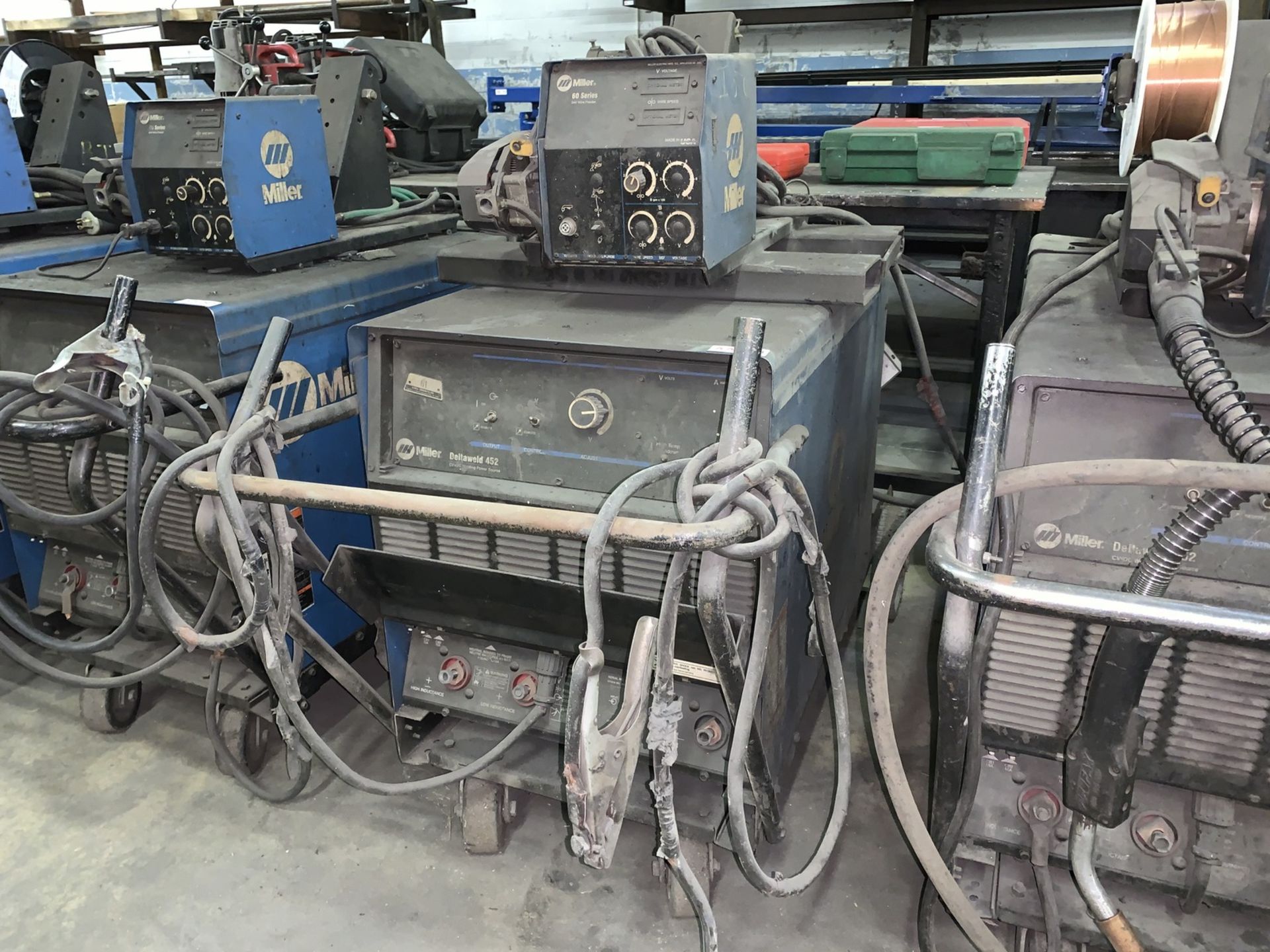 Miller Deltaweld 452 Constant Voltage DC Arc Welder with Miller 60 Series 24V Wire Feeder (All Items - Image 2 of 5