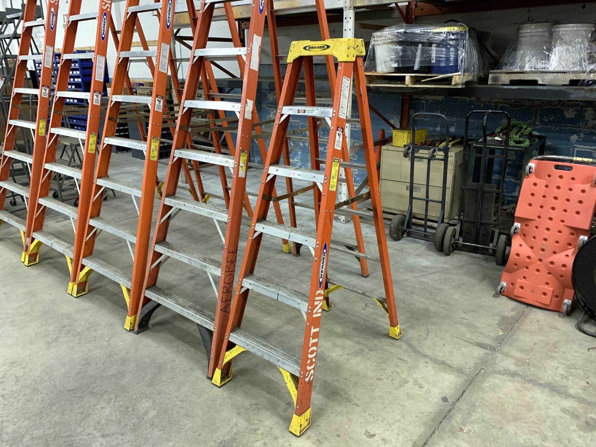 Werner 6' Fiberglass Step Ladder, 300Lb Capacity (All Items MUST be Removed by Thursday, December - Image 2 of 3