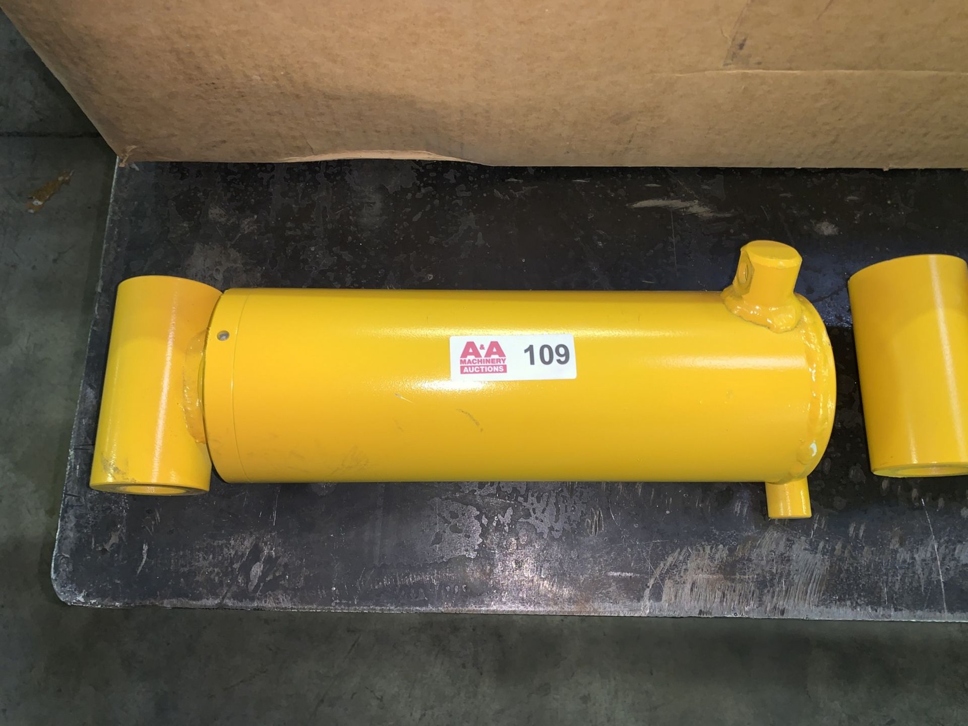 Lot with (2) Unused Cylinders (All Items MUST be Removed by Thursday, December 19, 2019. Buyer is - Image 2 of 4