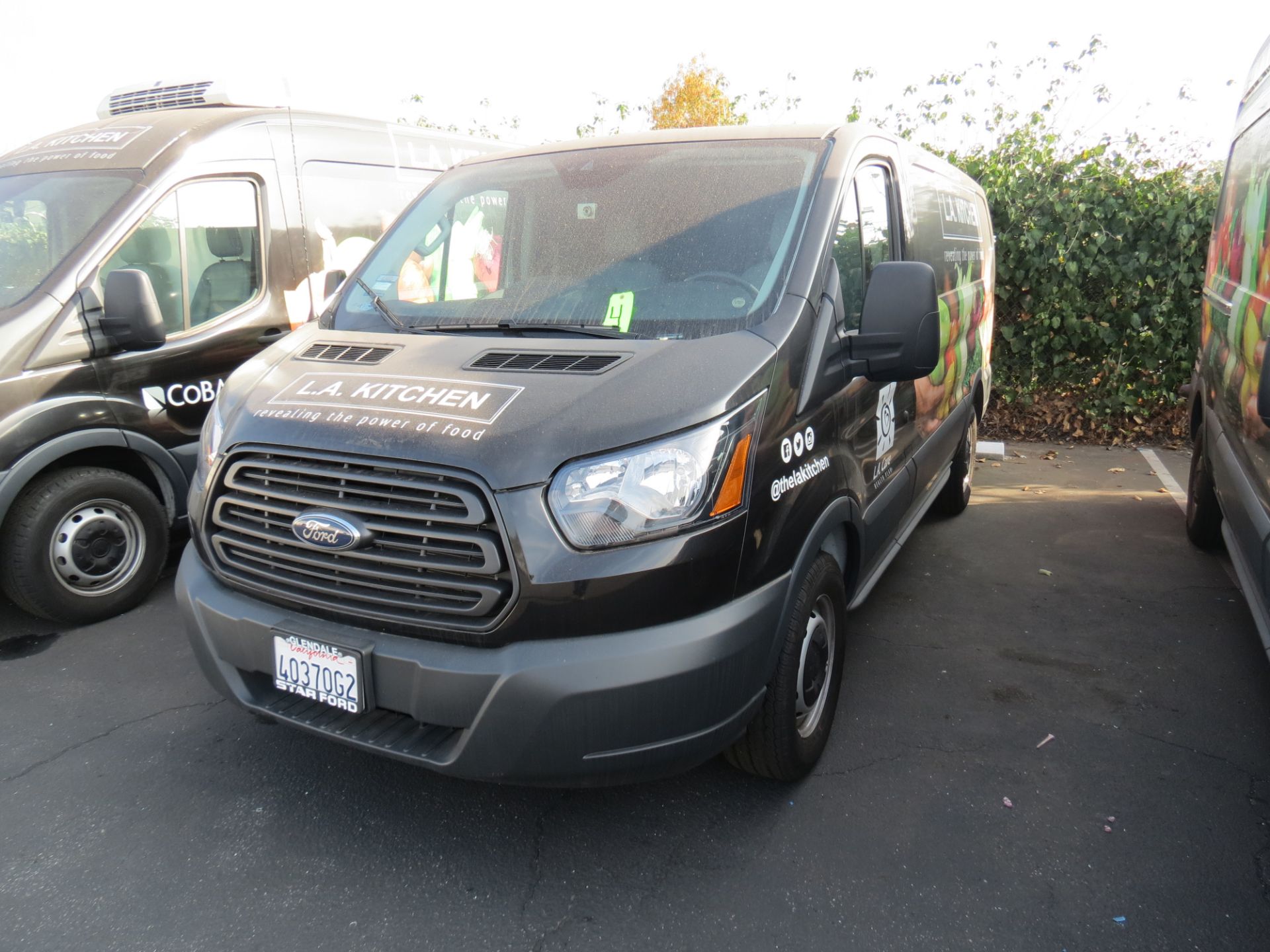 2017, FORD TRANSIT 150 PASSENGER/CARGO VAN, LOW ROOF, SLIDING DOOR, CUSTOM WRAP, MILES 1,433, VIN: