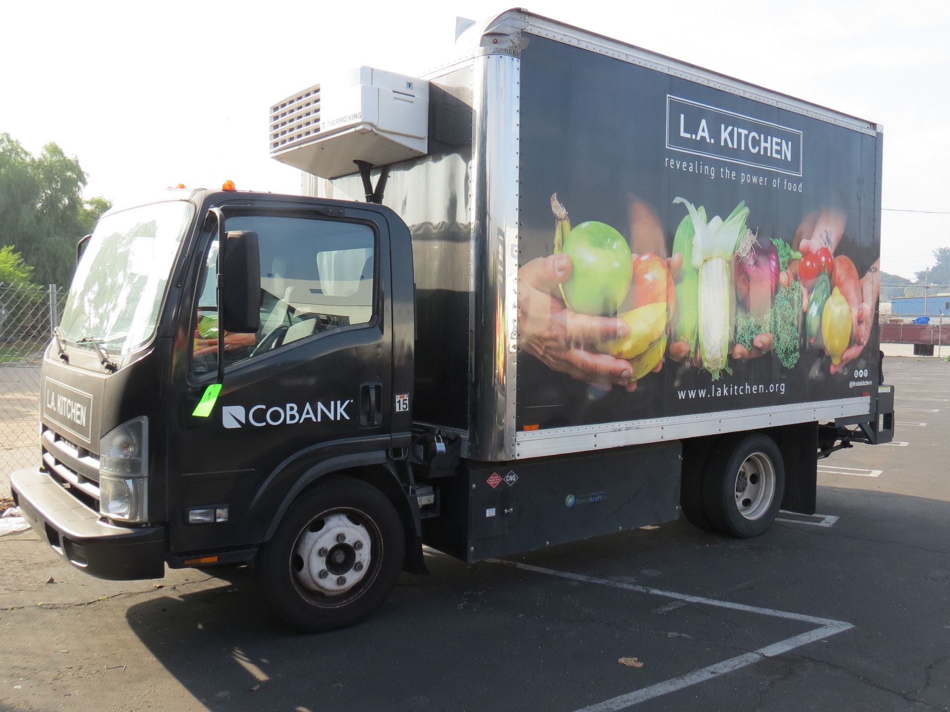 2012, ISUZU REFRIGERATED BOX TRUCK, 16' BOX, LIFTGATE, SIDE DOOR, 102,800 MILES,CNG FUEL - Image 3 of 8