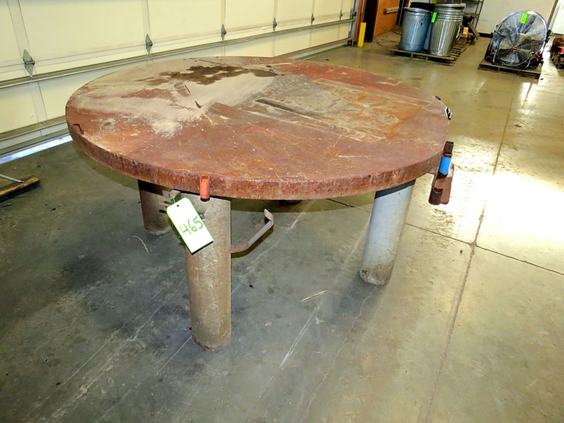 ROUND METAL WELDING TABLE