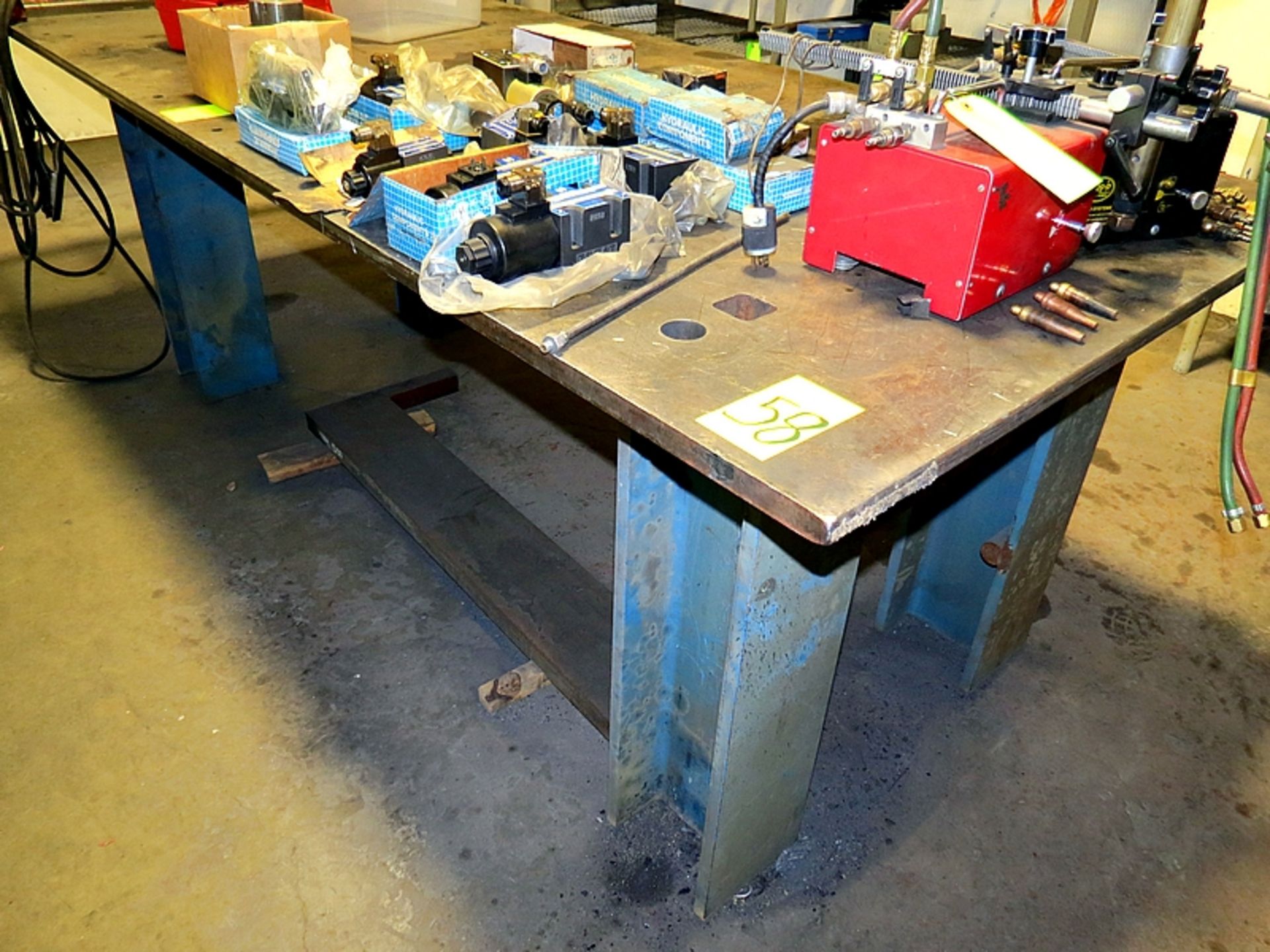 9.5X4X3 STEEL WELDING TABLE WITH VISE AND GROUNDING CABLE