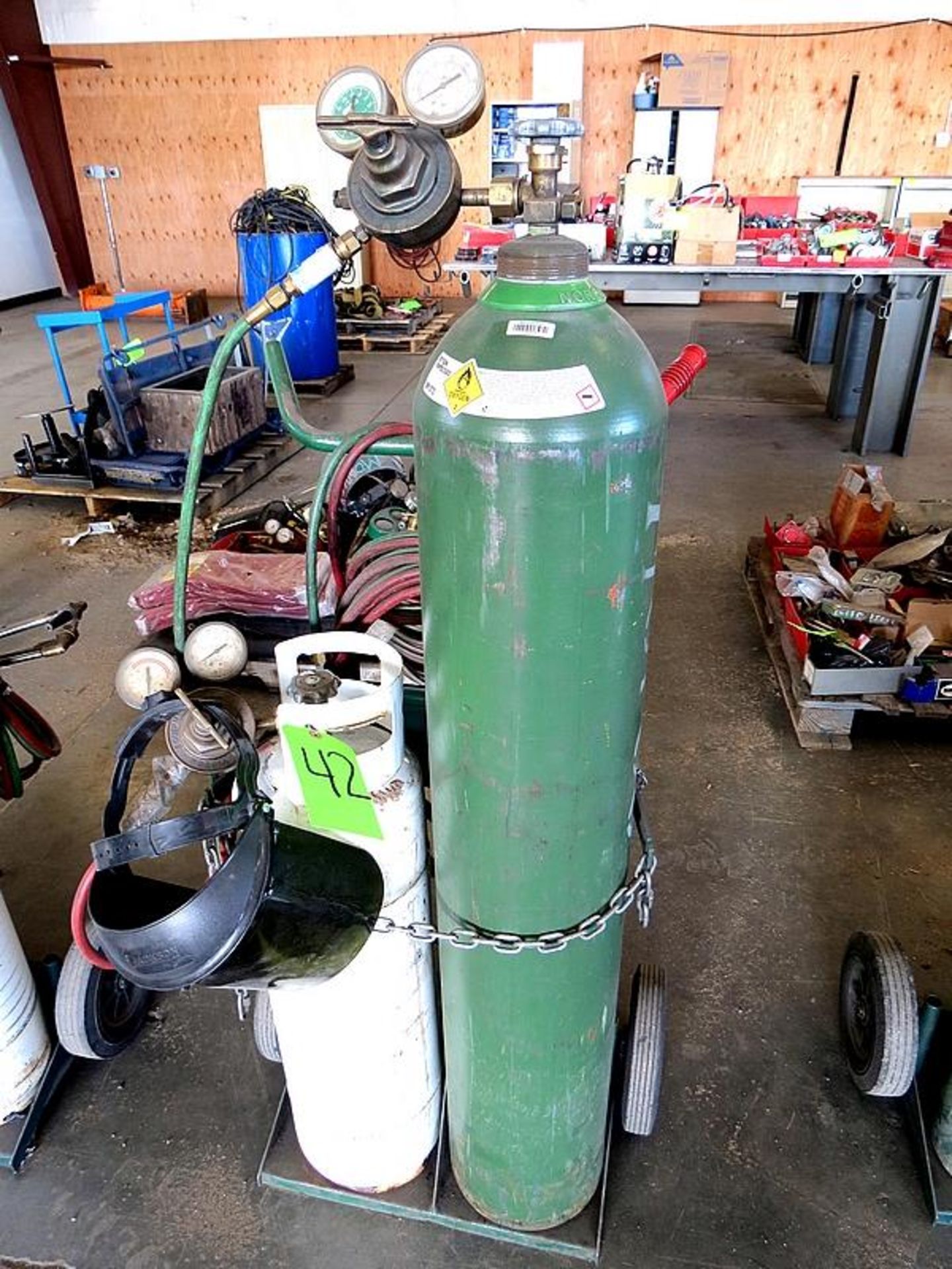 NORCO ACETYLENE AND OXYGEN TANK SET ON CART