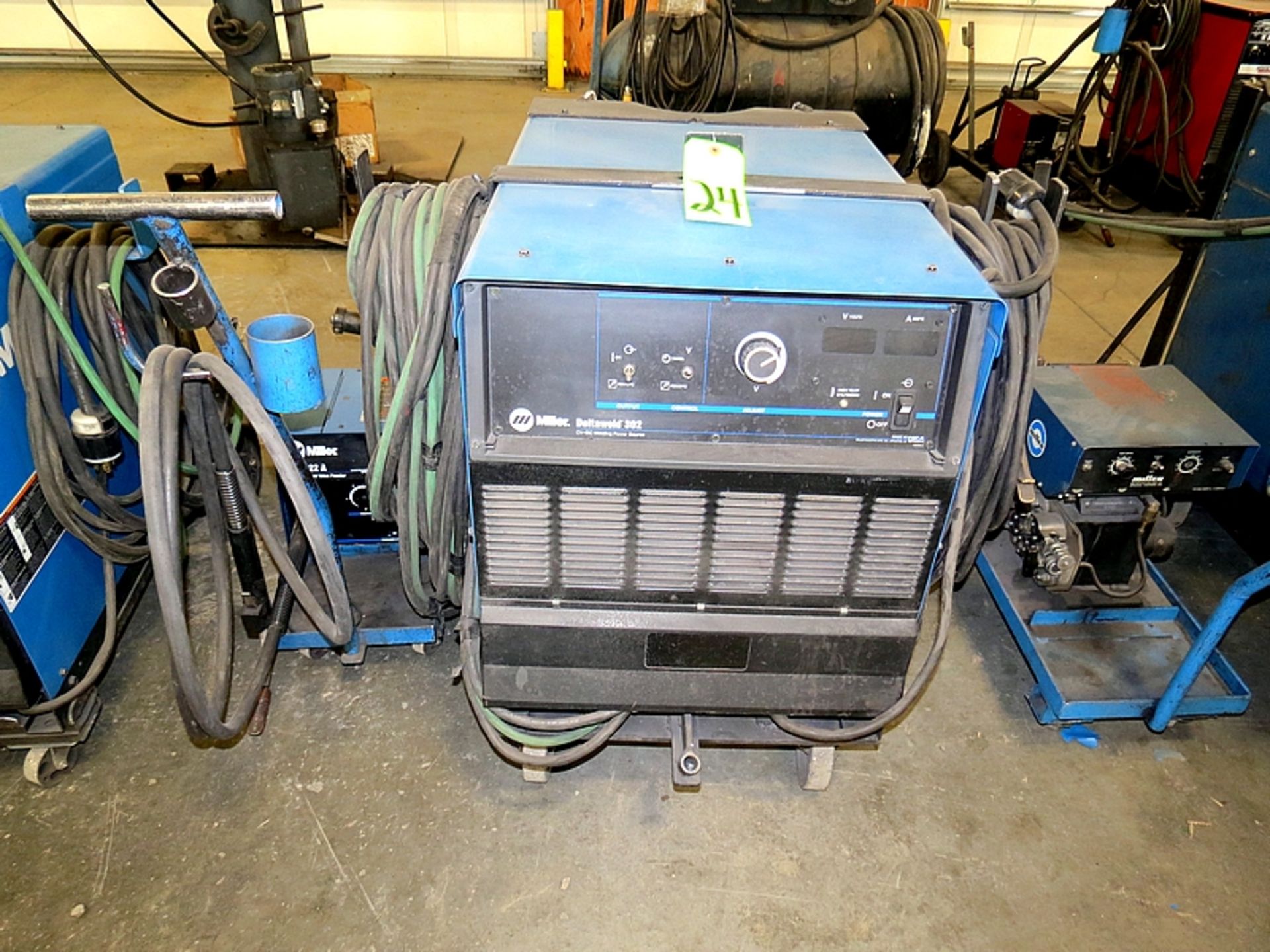 MILLER DELTA WELD 302 CV-DC WELDER WITH 22A SERIES WIRE FEED - Image 4 of 4