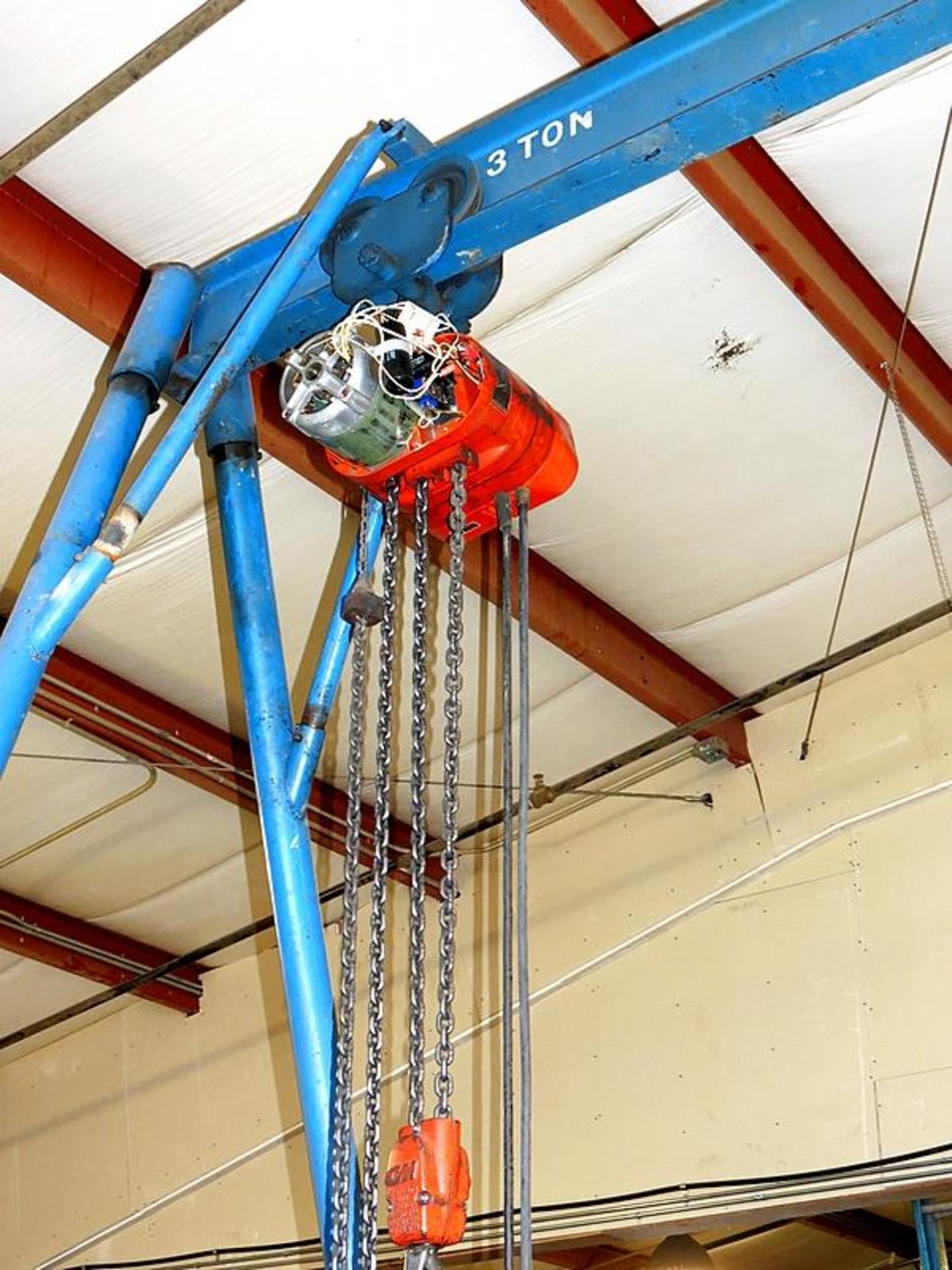 MOBILE HEAVY DUTY 3-TON A-FRAME HOIST WITH 2-TON ELECTRIC BLOCK AND TACKLE WINCH, AND 2-TON MANUAL - Image 2 of 3