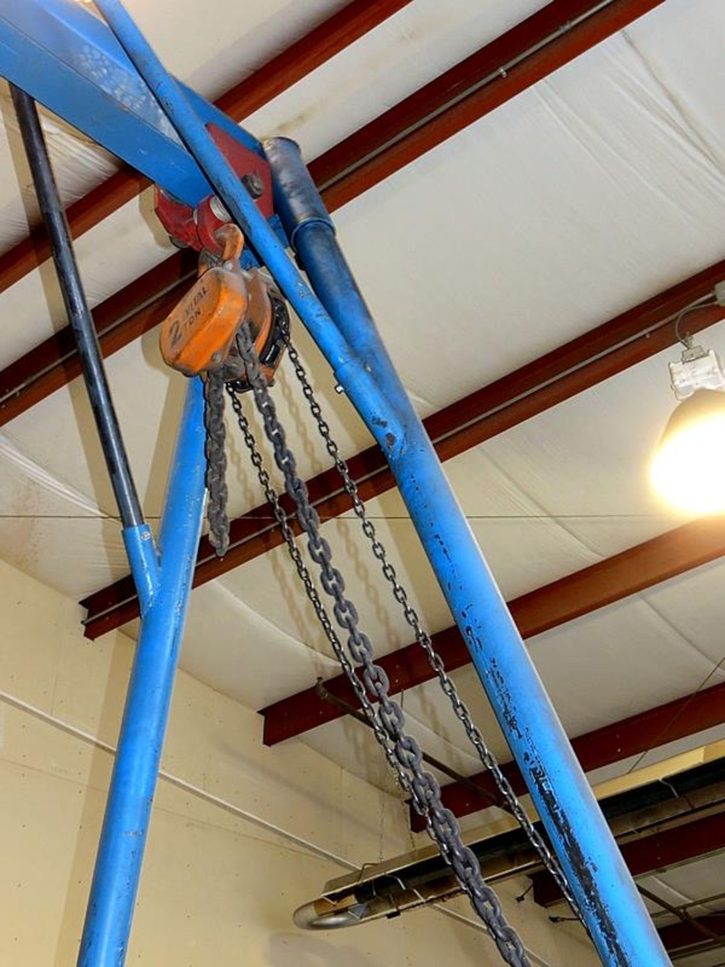 MOBILE HEAVY DUTY 3-TON A-FRAME HOIST WITH 2-TON ELECTRIC BLOCK AND TACKLE WINCH, AND 2-TON MANUAL - Image 3 of 3