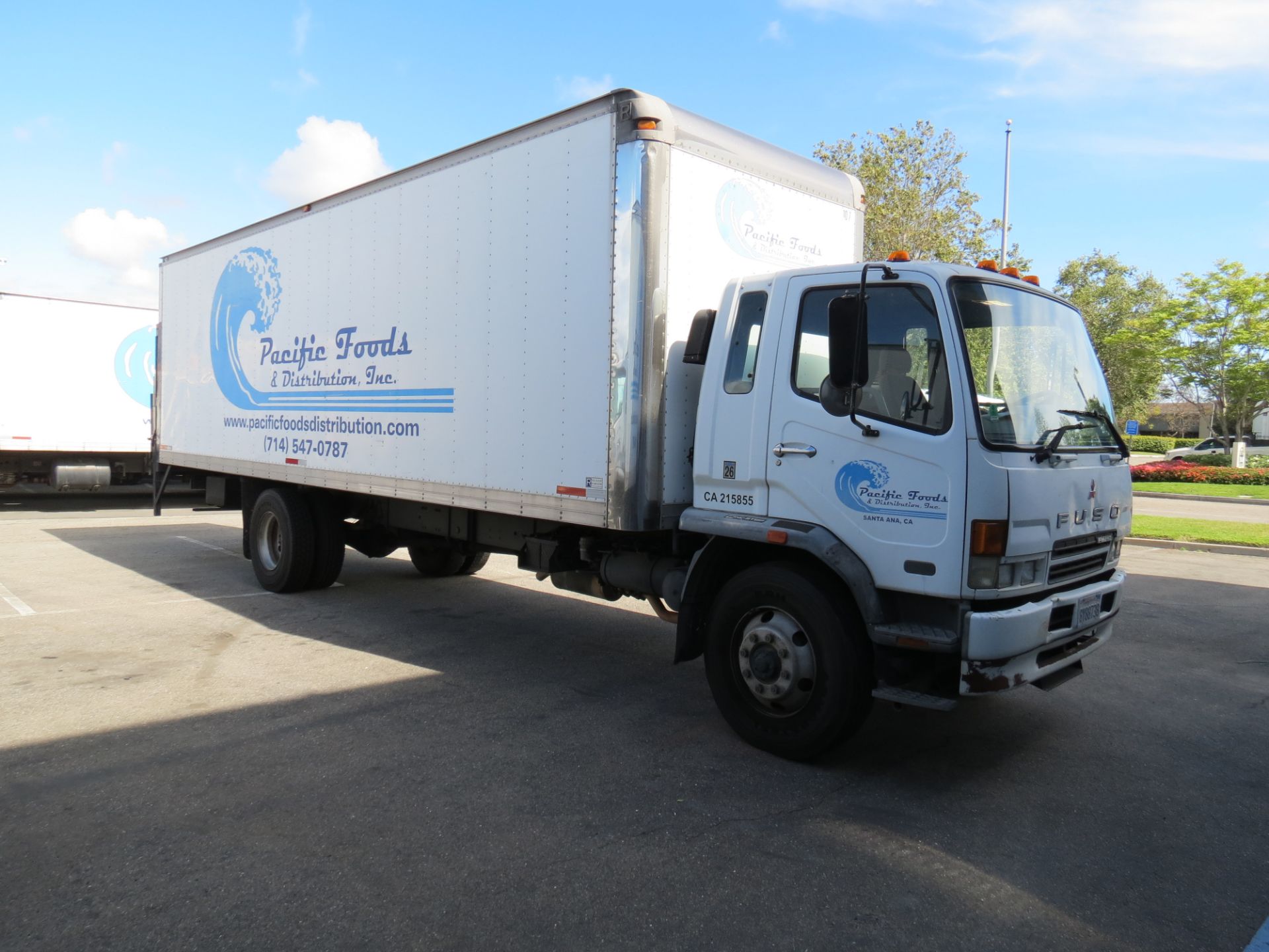 2007 Mitsubishi Fuso 28' FM-260 Box Truck W/Lift Gate, Manual Transmission, #107, VIN: - Bild 2 aus 9