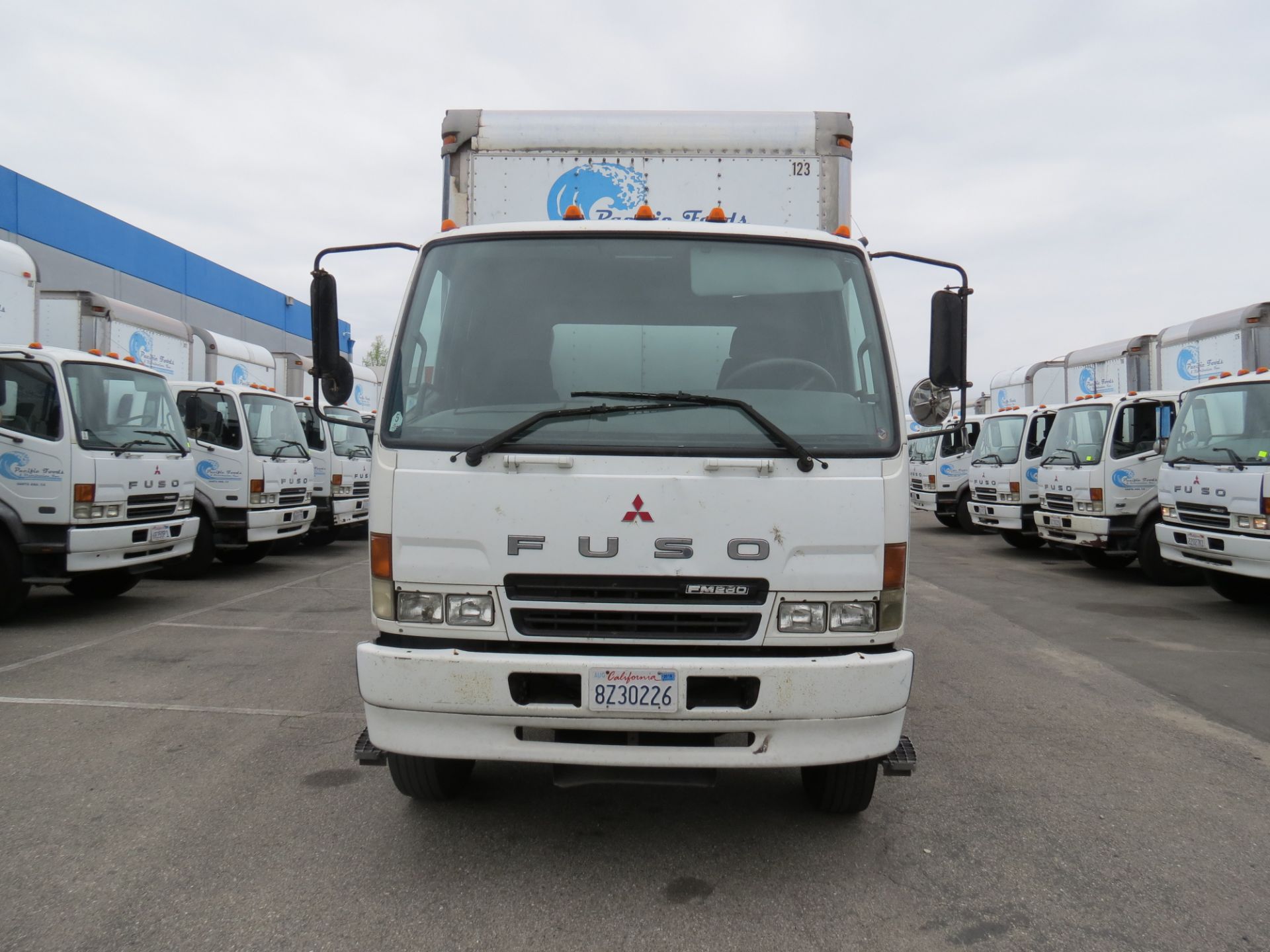 2007 Mitsubishi Fuso 28' FM-260 Box Truck W/Lift Gate, Manual Transmission, #123, VIN: