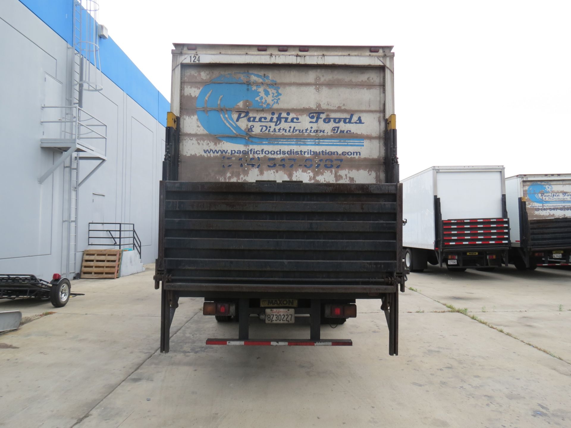 2007 Mitsubishi Fuso 28' FM-260 Box Truck W/Lift Gate, Manual Transmission, #124, VIN: - Image 6 of 10