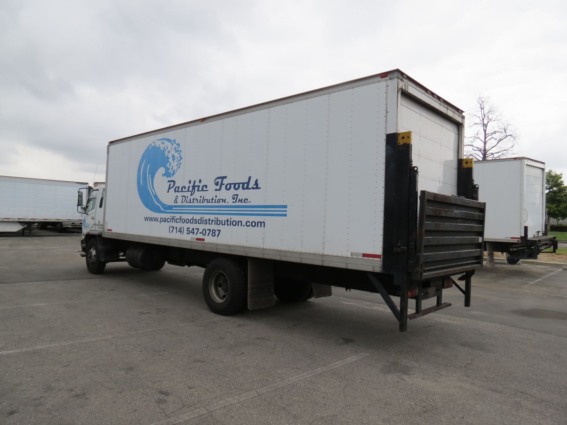 2007 Mitsubishi Fuso 28' FM-260 Box Truck W/Lift Gate, Manual Transmission, #128, VIN: - Image 5 of 10