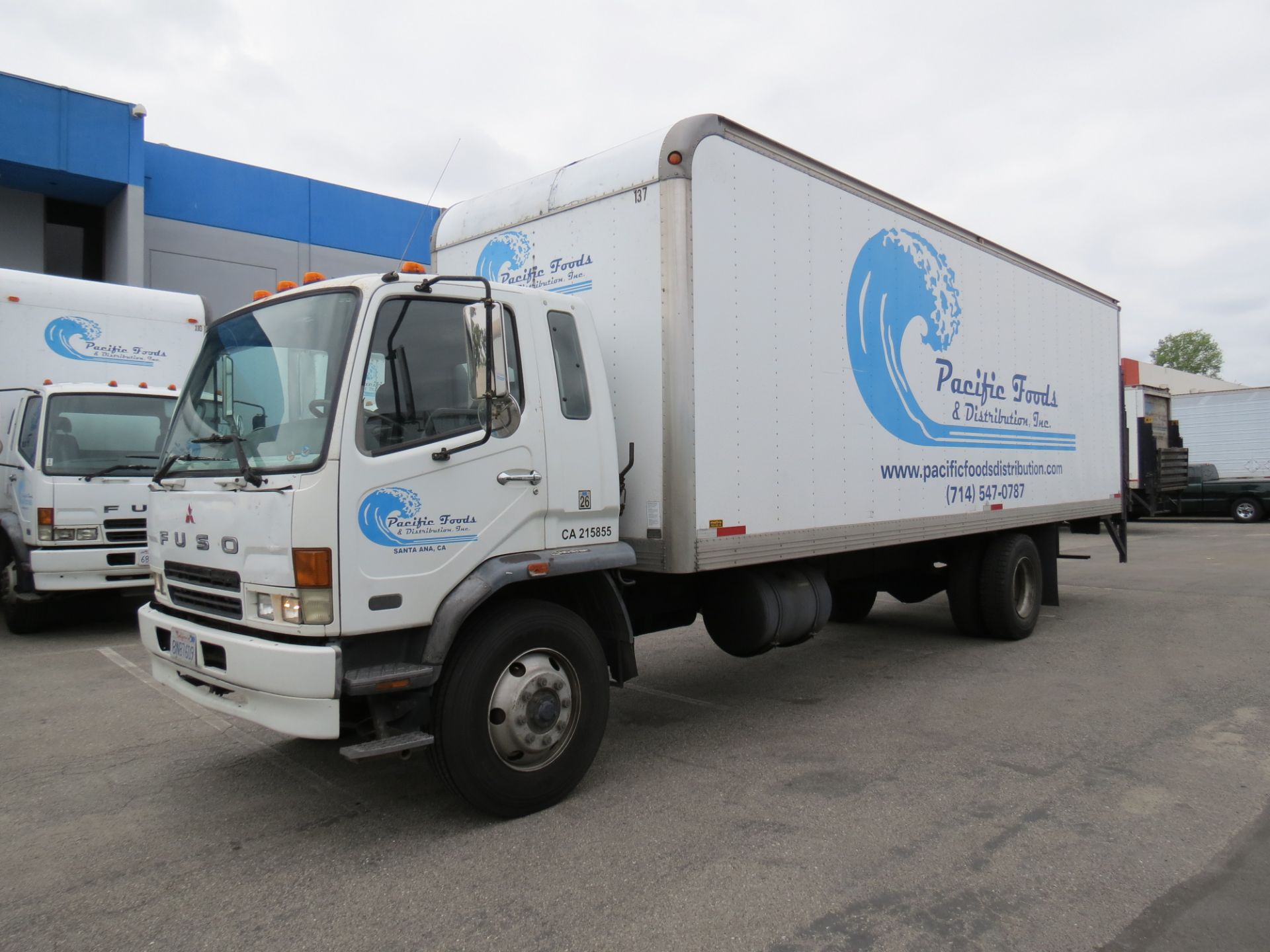 2007 Mitsubishi Fuso 28' FM-260 Box Truck W/Lift Gate, Automatic Transmission, #137, VIN: - Image 2 of 11