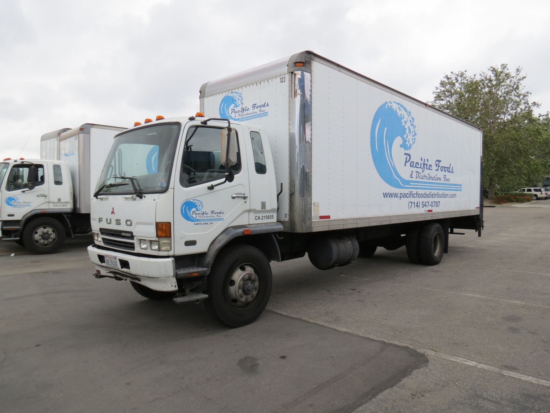 2007 Mitsubishi Fuso 28' FM-260 Box Truck W/Lift Gate, Manual Transmission, #122, VIN: - Image 2 of 10