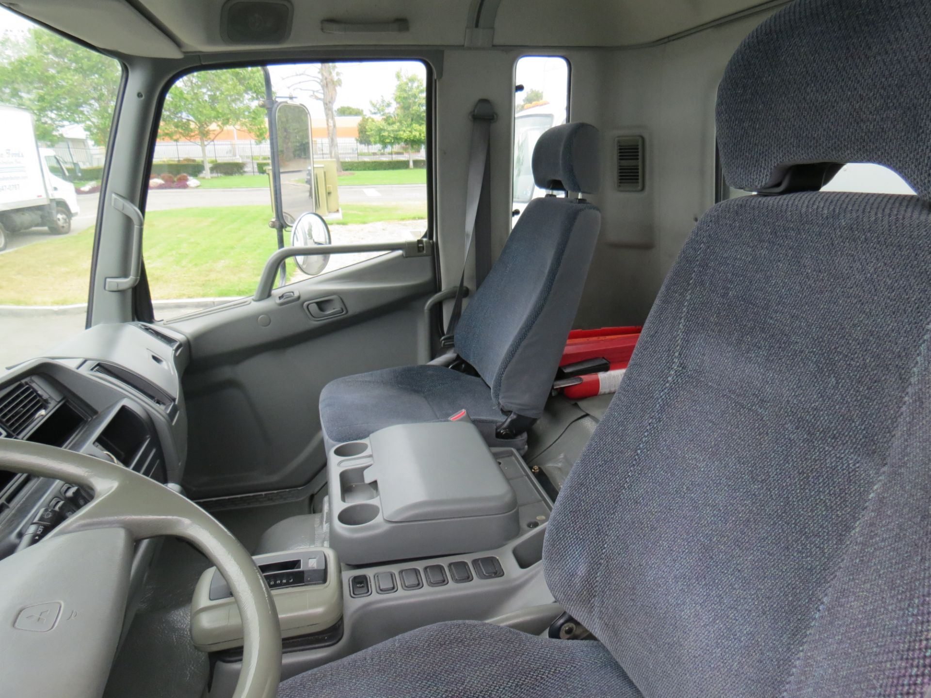 2007 Mitsubishi Fuso 24' FM-260 Box Truck W/Lift Gate, Automatic Transmission, #112, VIN: - Image 7 of 10