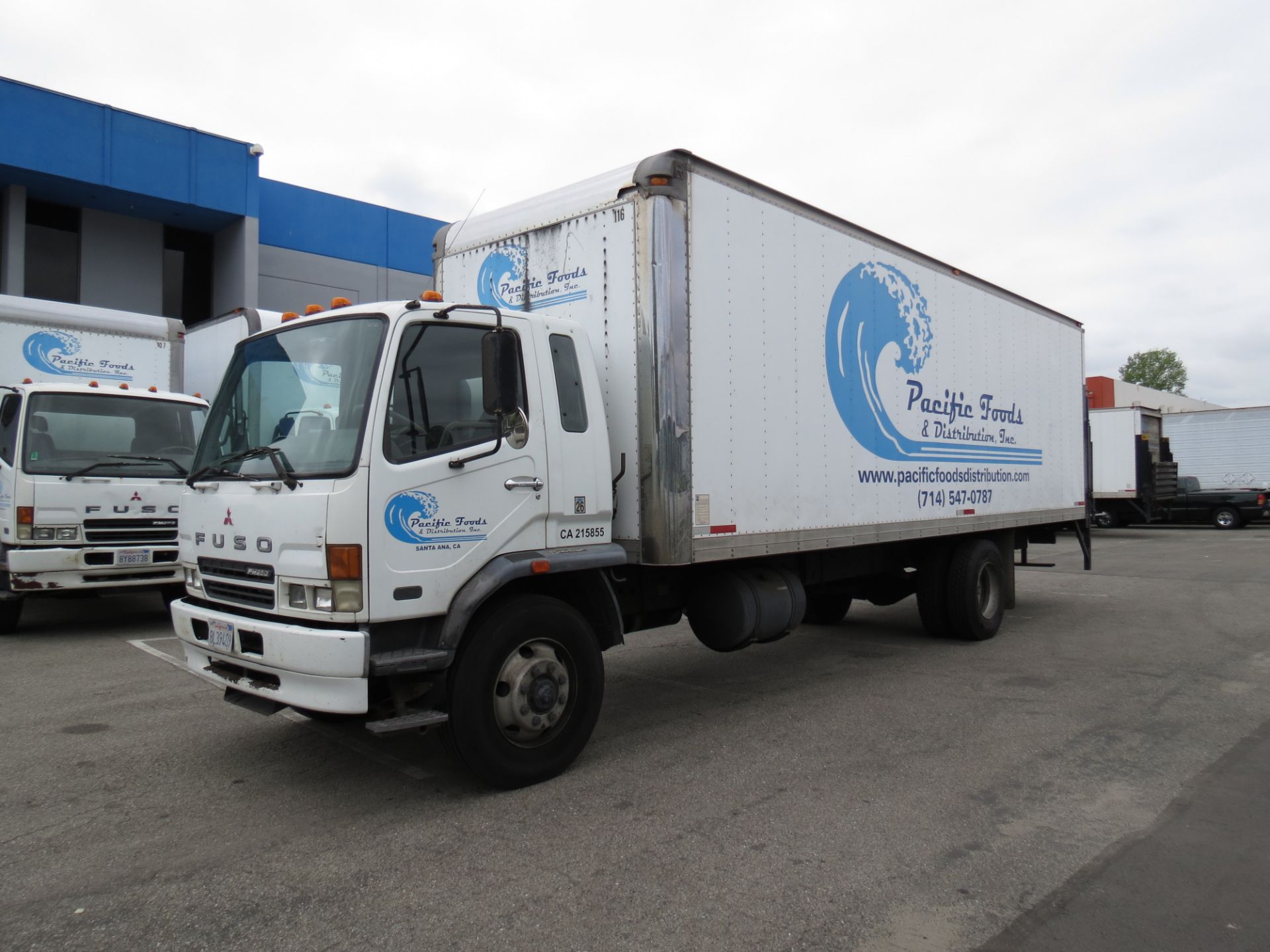 2007 Mitsubishi Fuso 28' FM-260 Box Truck W/Lift Gate, Manual Transmission, #116, VIN: - Image 2 of 10