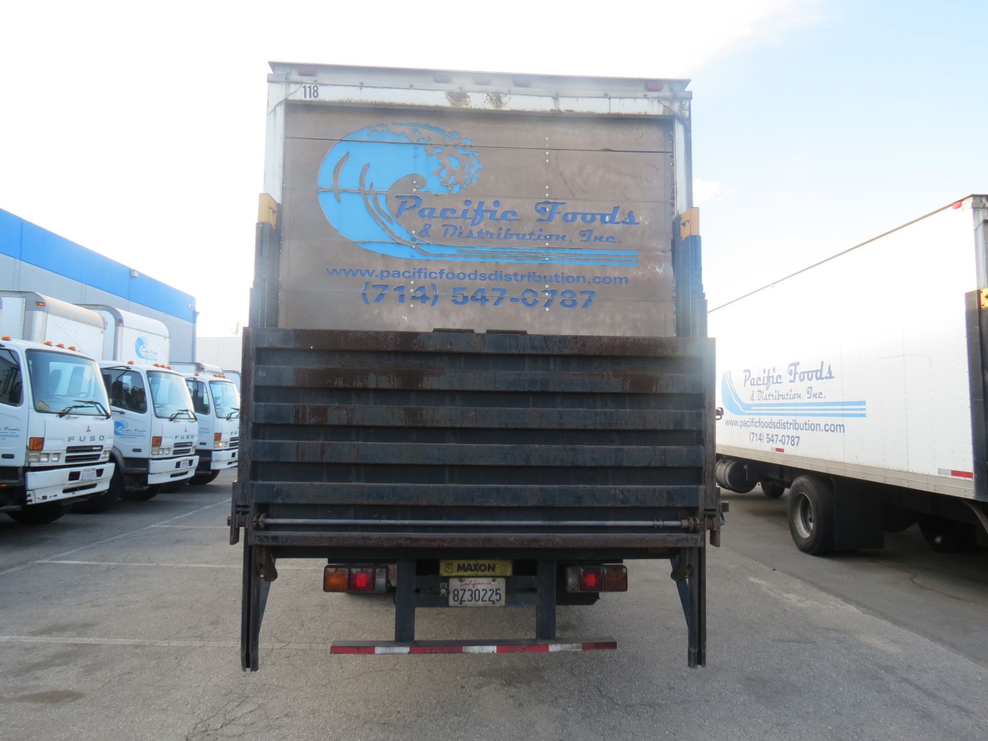 2007 Mitsubishi Fuso 28' FM-260 Box Truck W/Lift Gate, Manual Transmission, #118, VIN: - Image 6 of 9