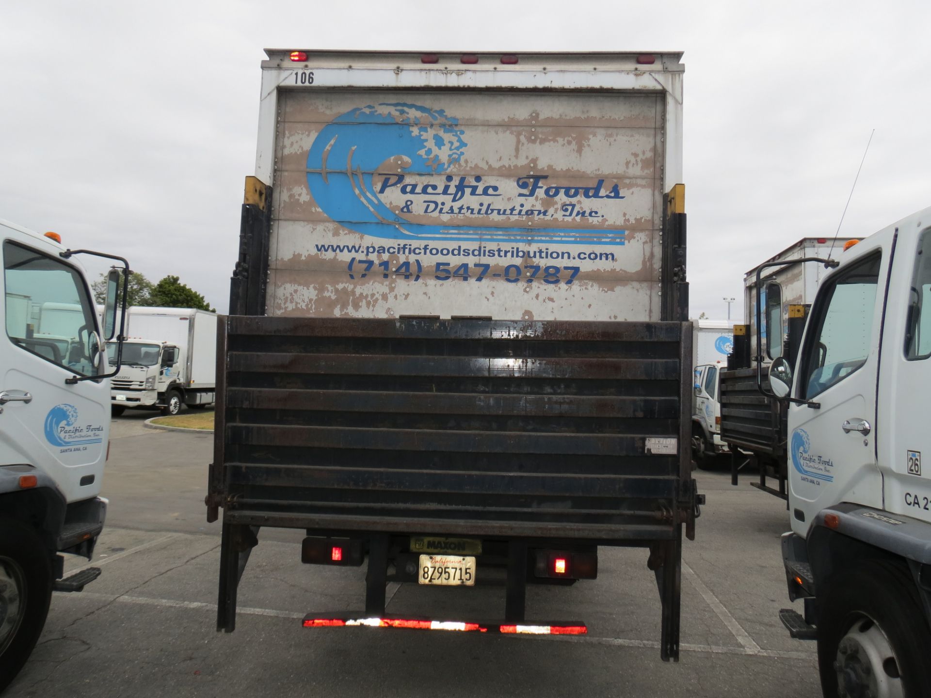 2007 Mitsubishi Fuso 28' FM-260 Box Truck W/Lift Gate, Manual Transmission, #106, VIV: - Image 6 of 11