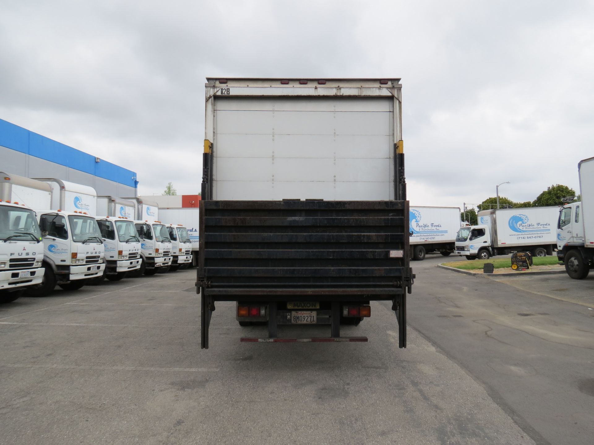 2007 Mitsubishi Fuso 28' FM-260 Box Truck W/Lift Gate, Manual Transmission, #128, VIN: - Image 6 of 10