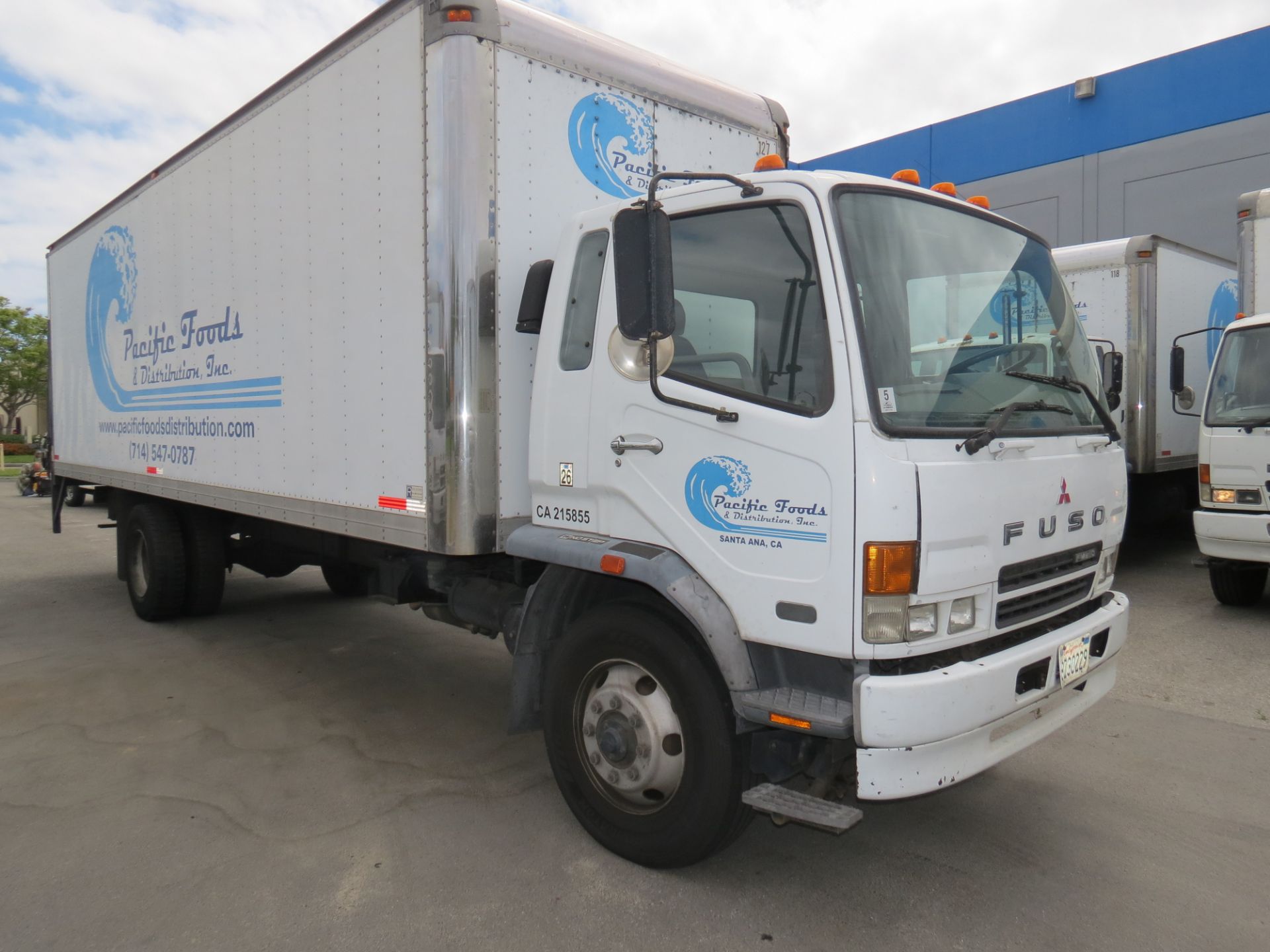 2007 Mitsubishi Fuso 28' FM-260 Box Truck W/Lift Gate, Manual Transmission, #127, VIN: - Image 3 of 10