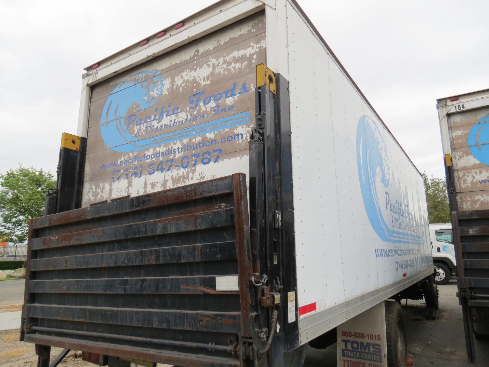 2007 Mitsubishi Fuso 28' FM-260 Box Truck W/Lift Gate, Automatic #131, NO TRANSMISSION, PARTS - Image 5 of 12