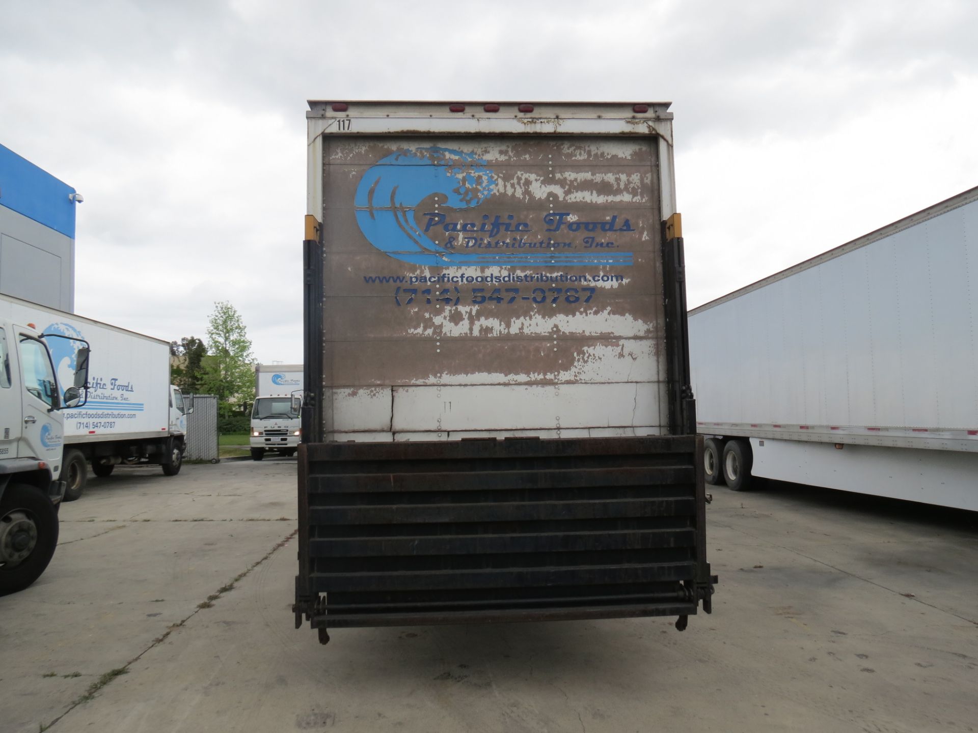 2007 Mitsubishi Fuso 28' FM-260 Box Truck W/Lift Gate, Manual Transmission, #117, VIN: - Image 6 of 10