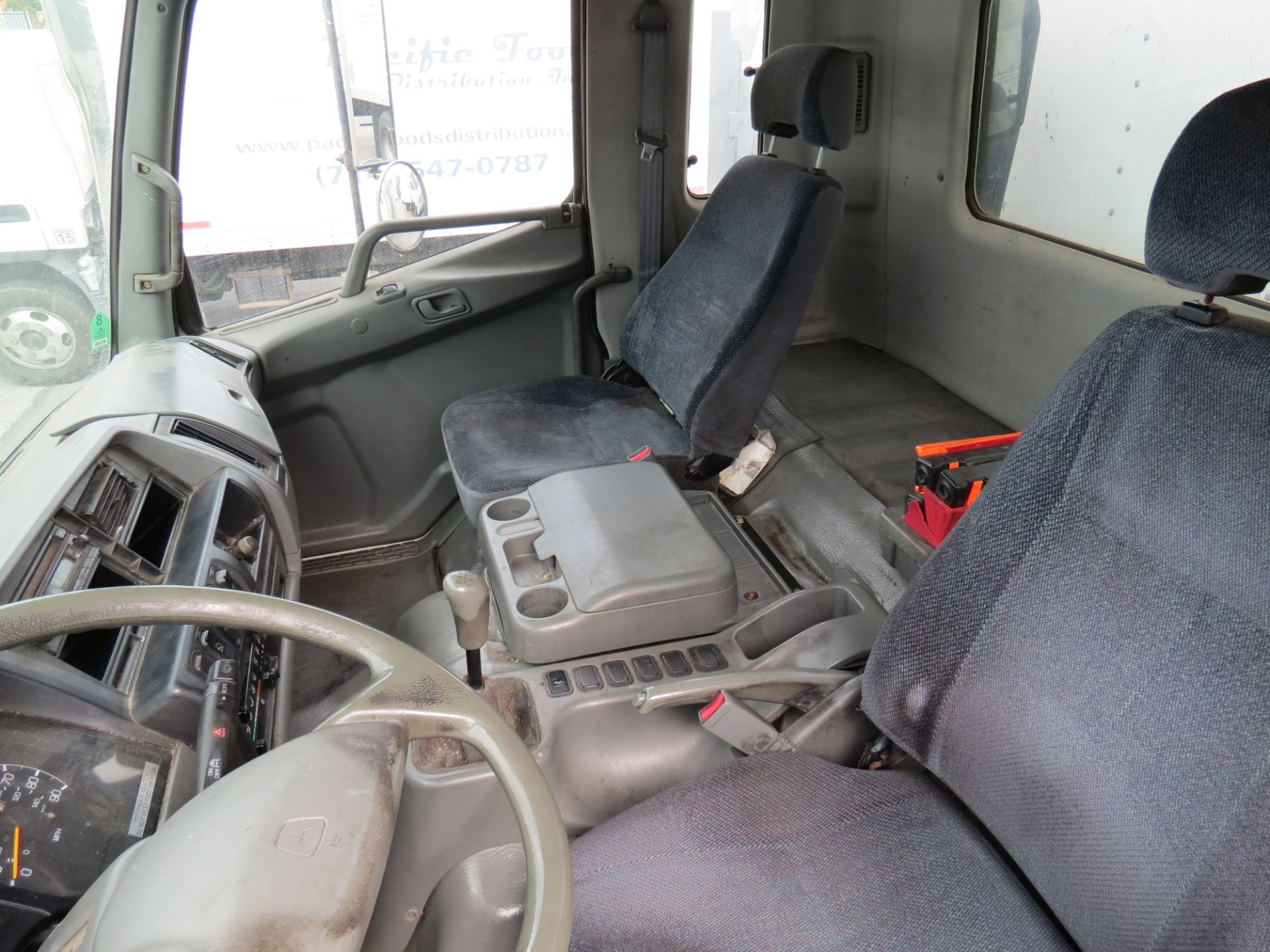 2007 Mitsubishi Fuso 20' FM-260 Box Truck W/Lift Gate, Manual Transmission, #115, VIN: - Image 8 of 11