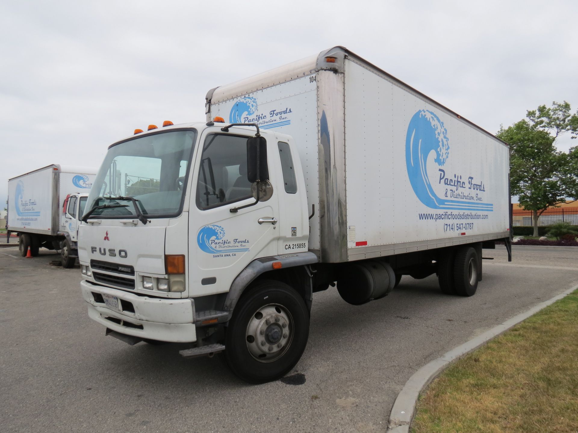 2007 Mitsubishi Fuso 28' FM-260 Box Truck W/Lift Gate, Manual Transmission, #104, VIN: - Image 2 of 11