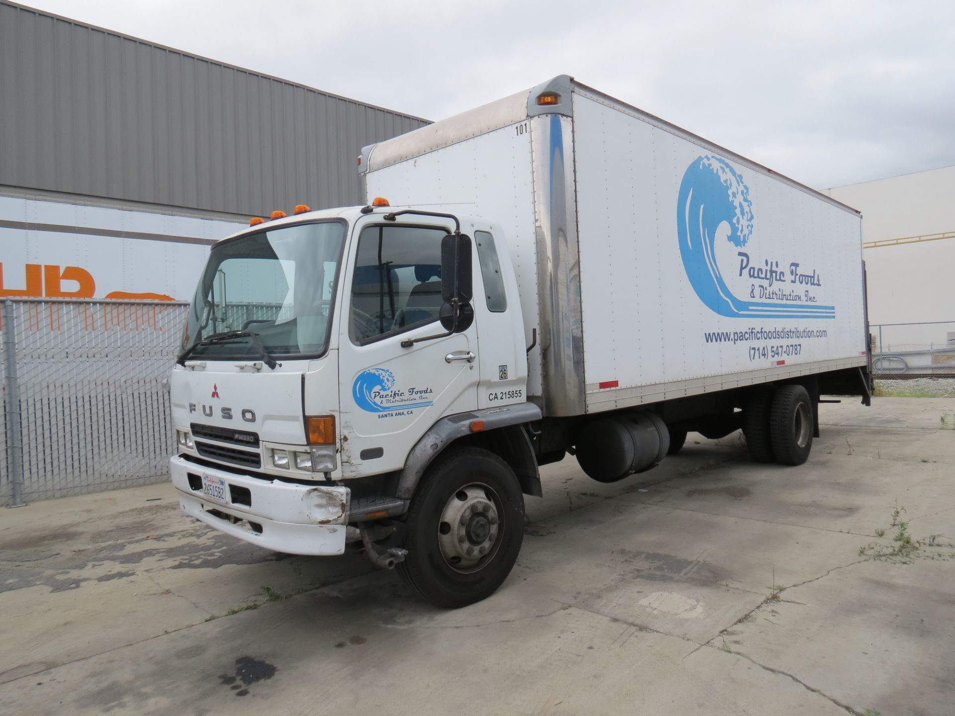 2007 Mitsubishi Fuso 28' FM-260 Box Truck W/Lift Gate, Manual Transmission, #101, VIN: - Image 2 of 10