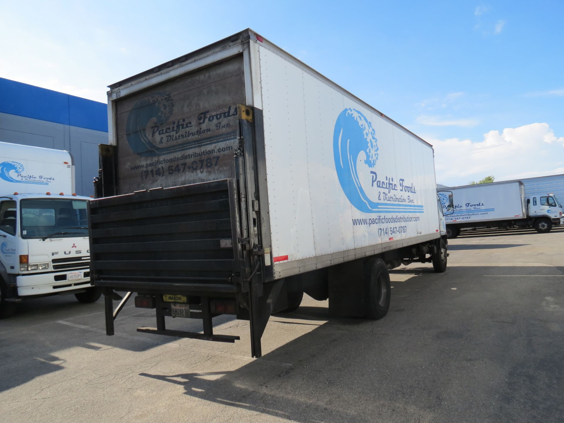 2007 Mitsubishi Fuso 28' FM-260 Box Truck W/Lift Gate, Manual Transmission, #102, VIN: - Image 5 of 10