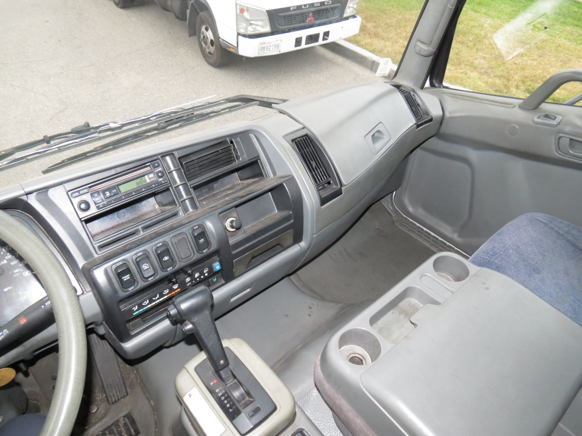 2007 Mitsubishi Fuso 28' FM-260 Box Truck W/Lift Gate, Automatic Transmission, #134, VIN: - Image 8 of 10