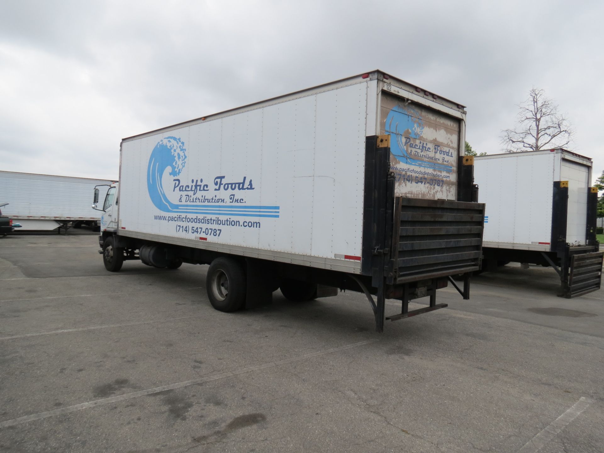 2007 Mitsubishi Fuso 28' FM-260 Box Truck W/Lift Gate, Manual Transmission, #122, VIN: - Image 5 of 10